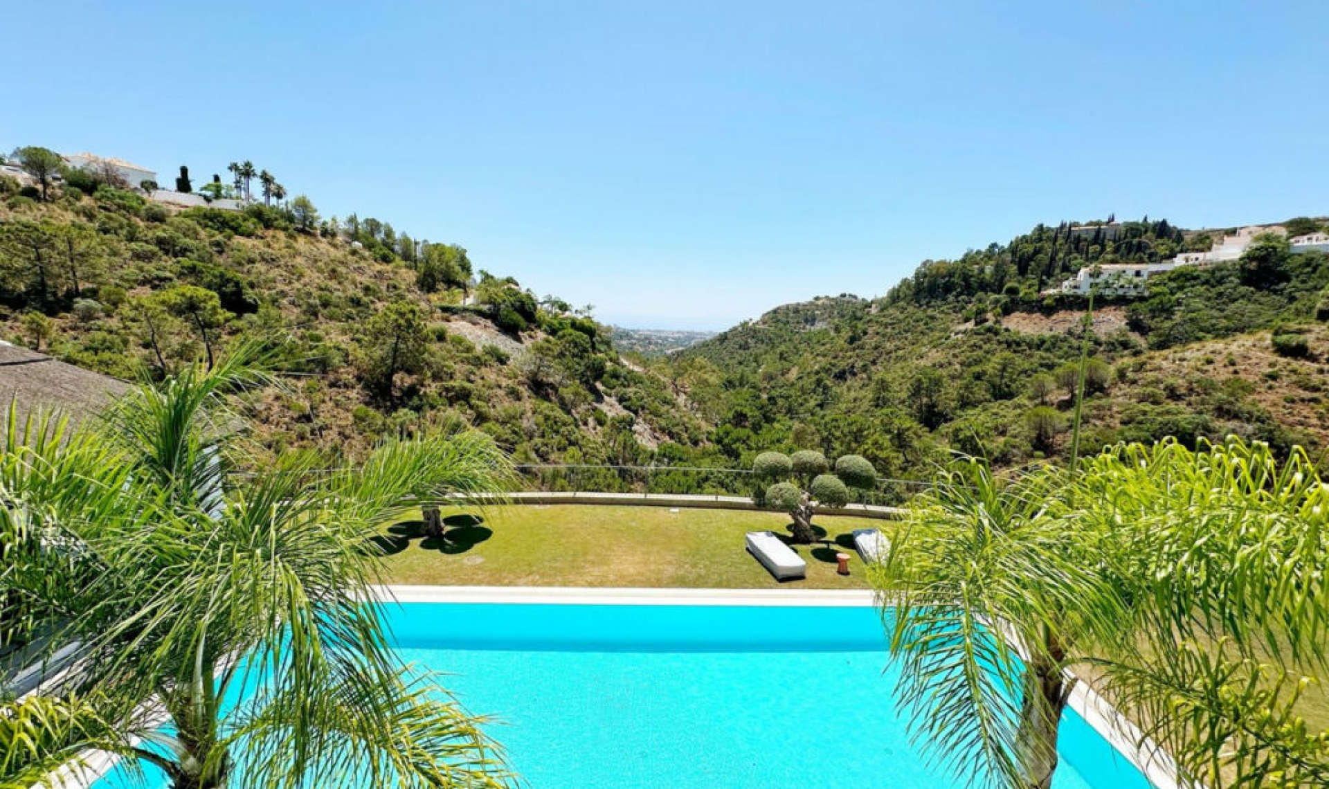 Resale - House -
El Madroñal