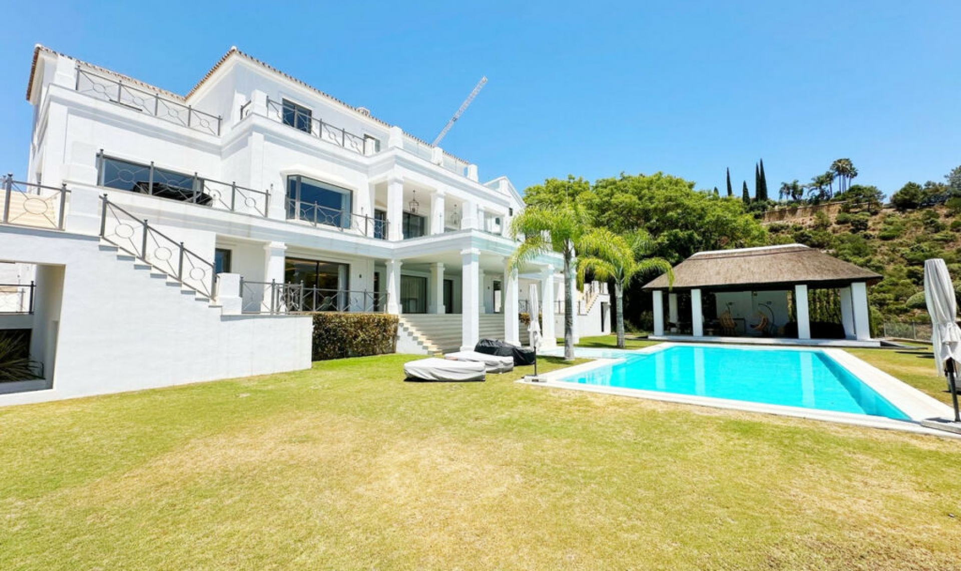 Resale - House -
El Madroñal