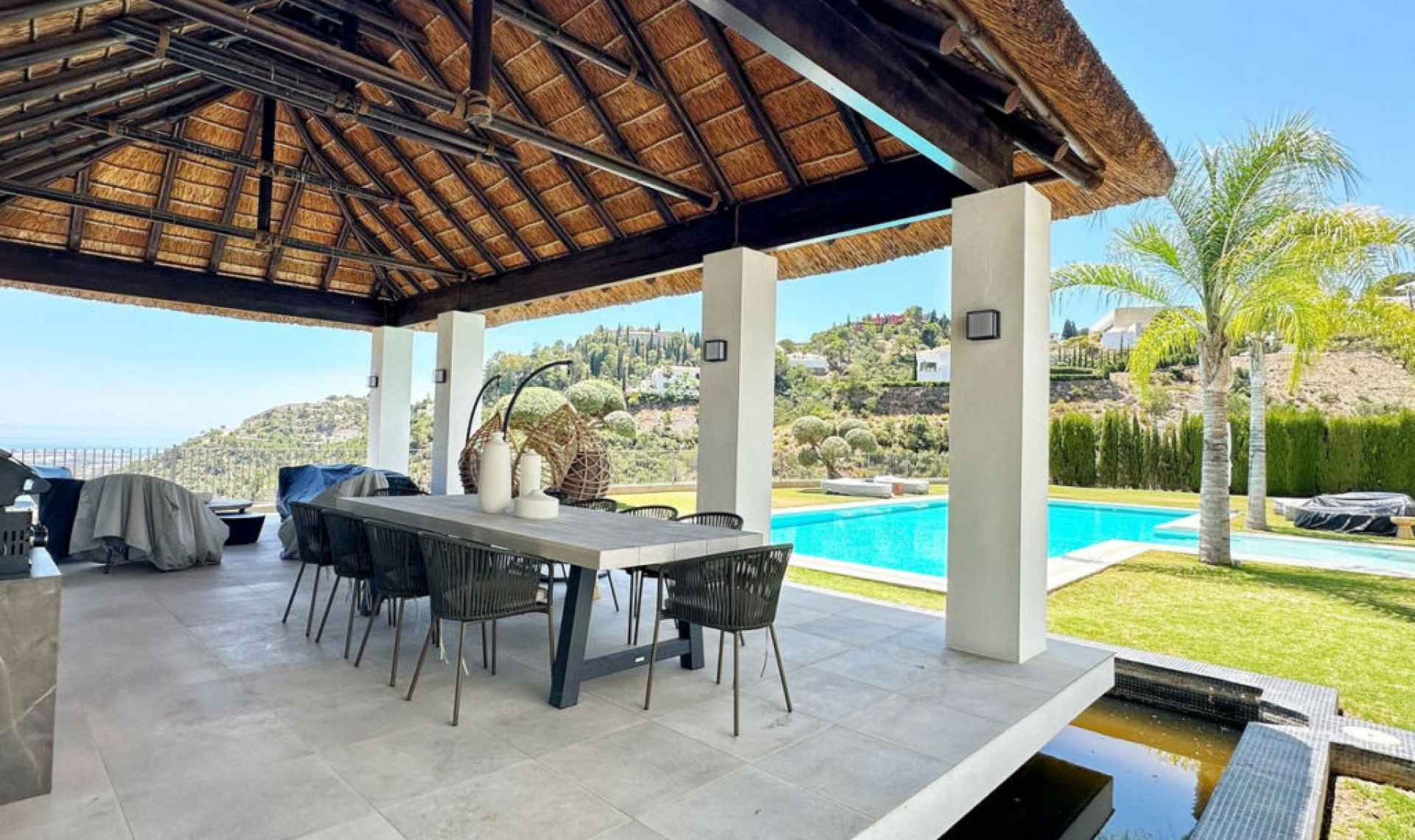 Resale - House -
El Madroñal