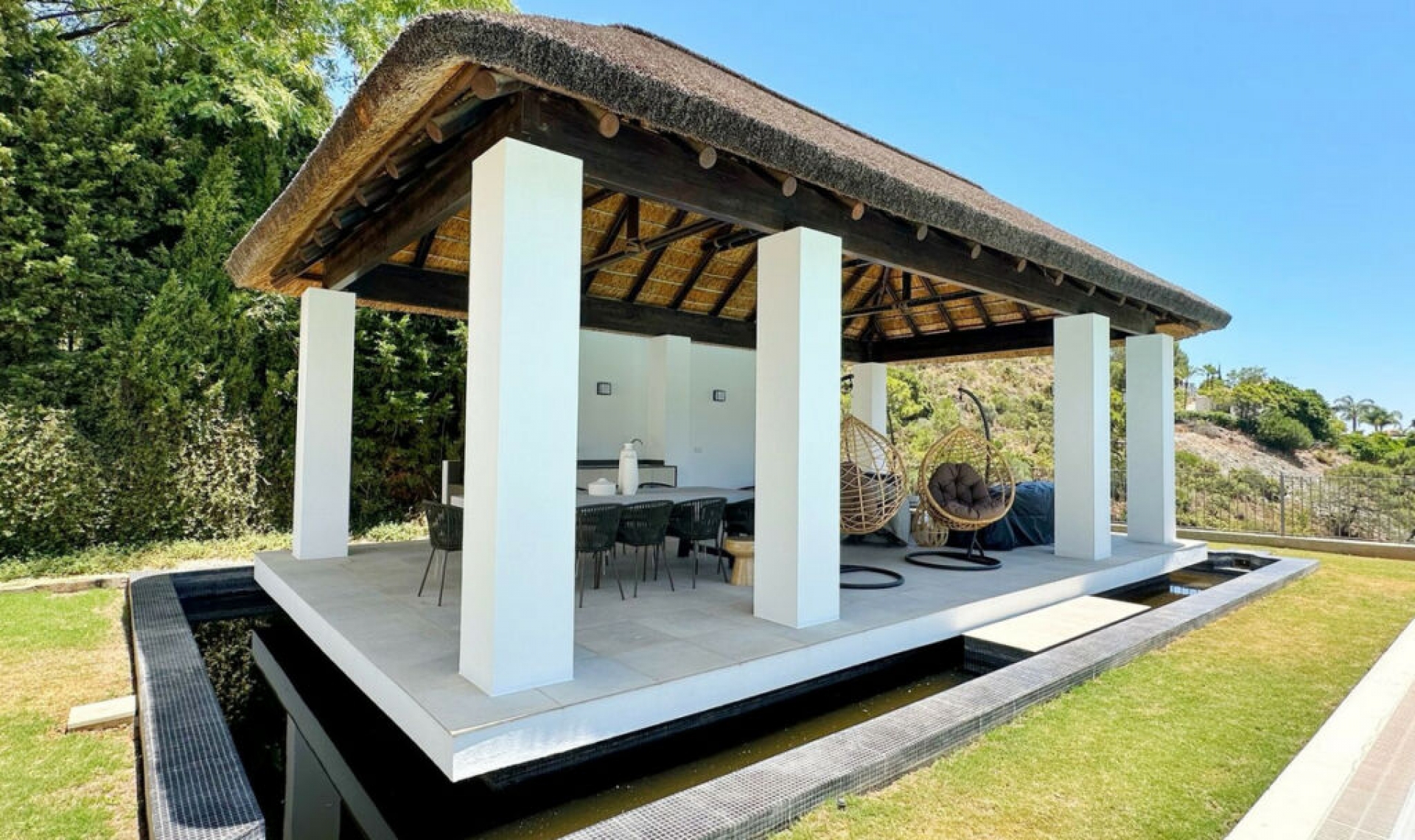 Resale - House -
El Madroñal