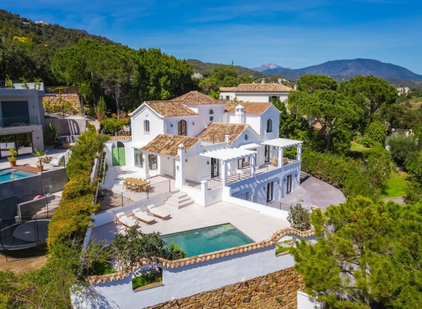 Resale - House -
El Madroñal