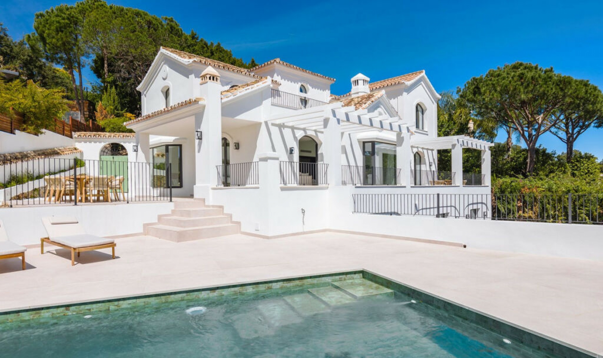 Resale - House -
El Madroñal