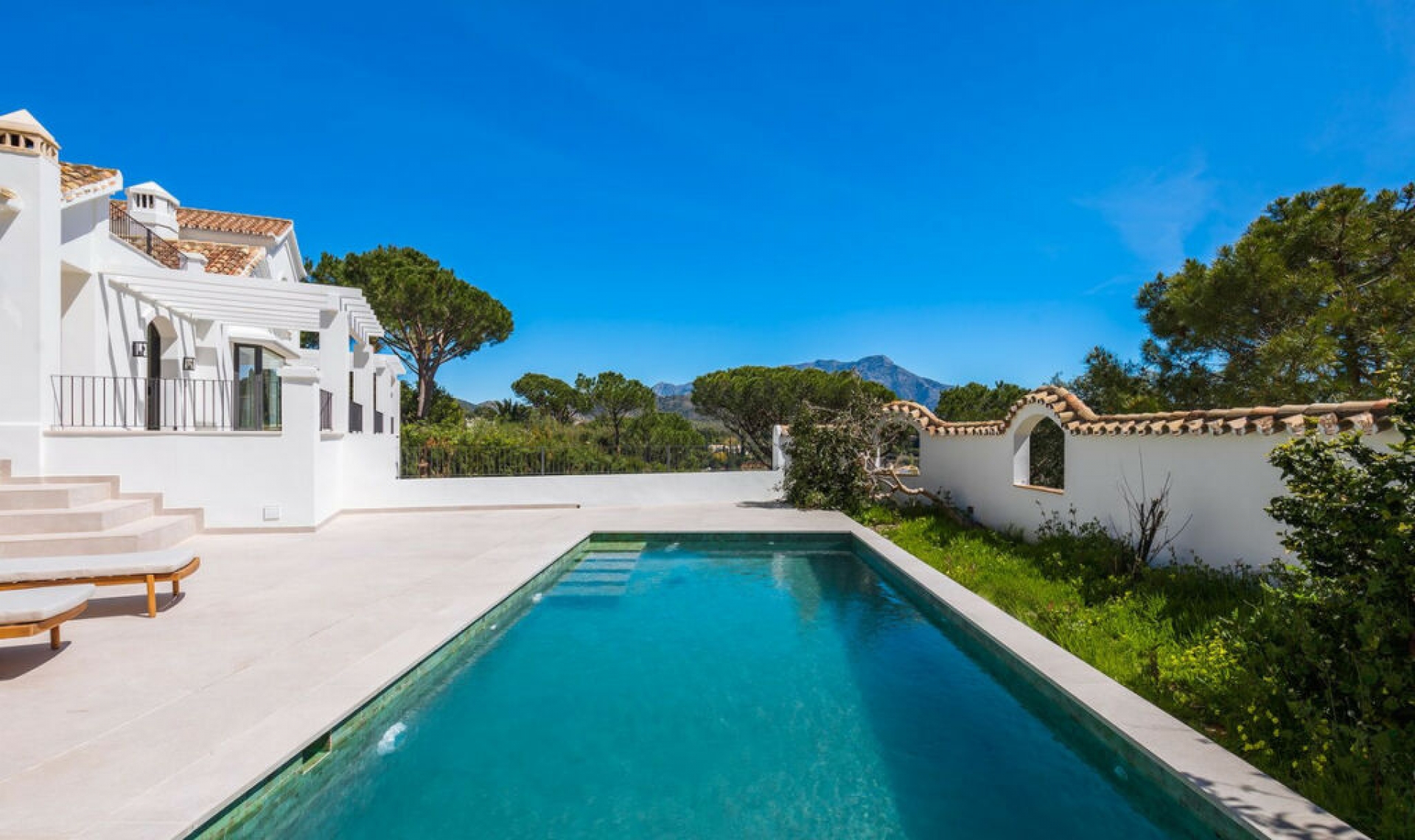 Resale - House -
El Madroñal