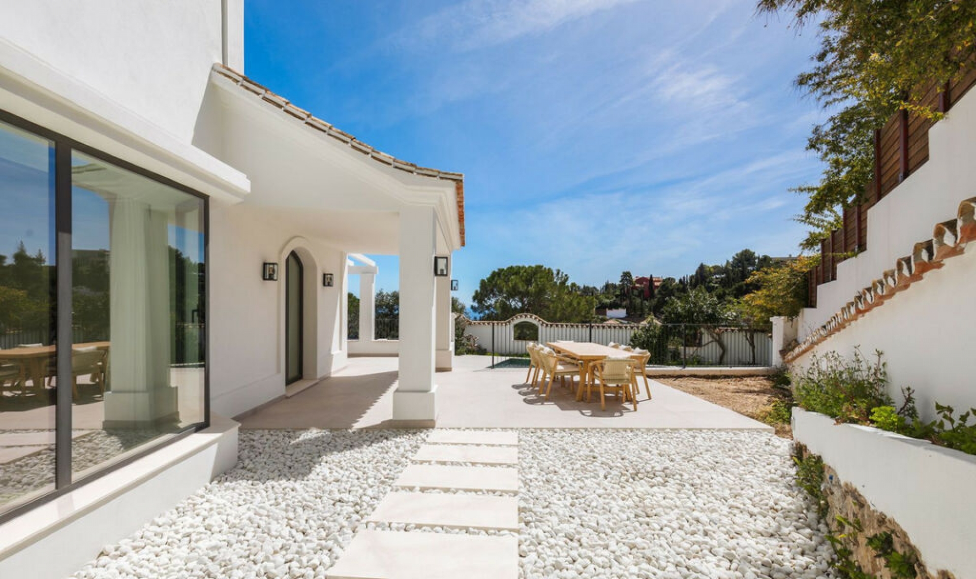 Resale - House -
El Madroñal