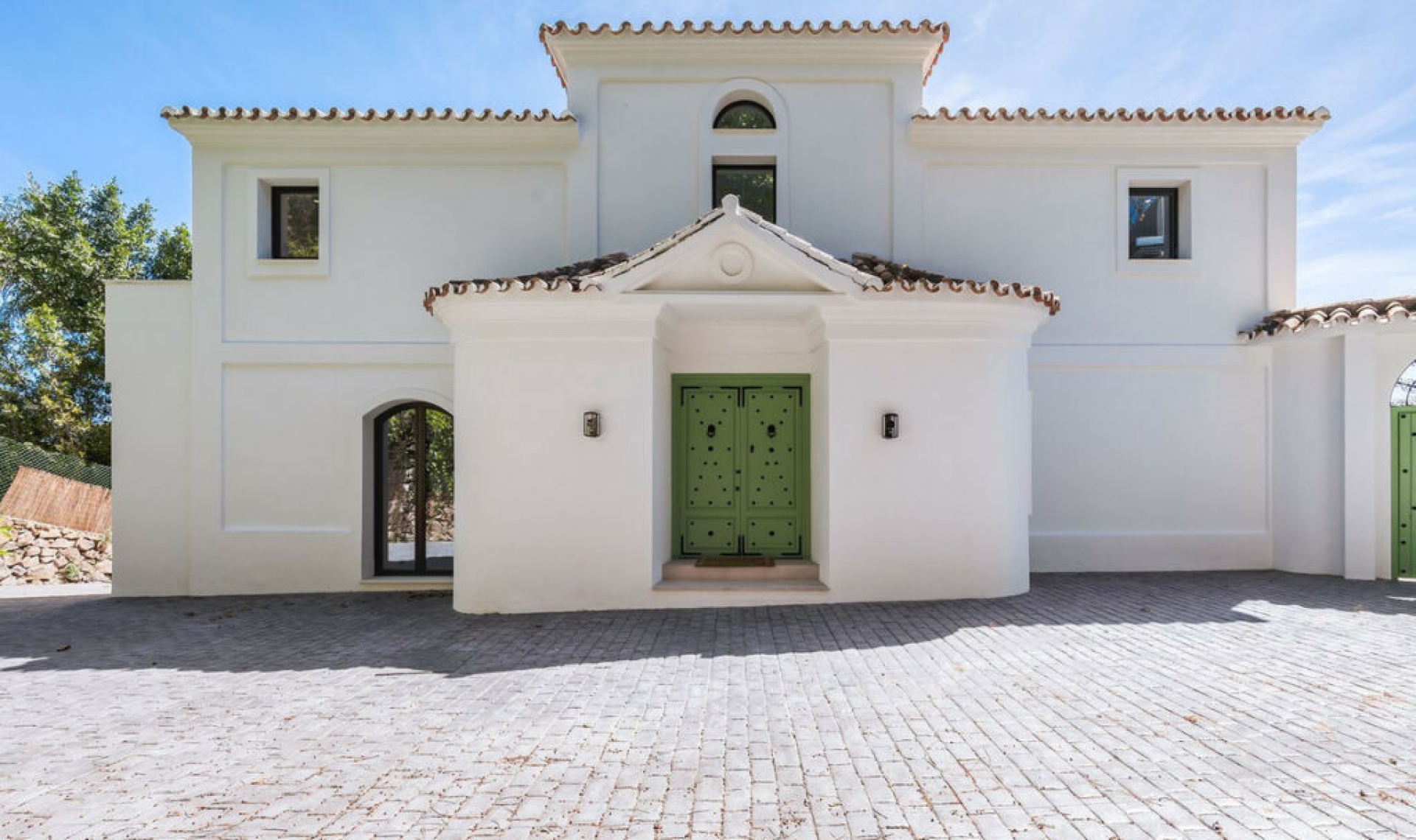 Resale - House -
El Madroñal