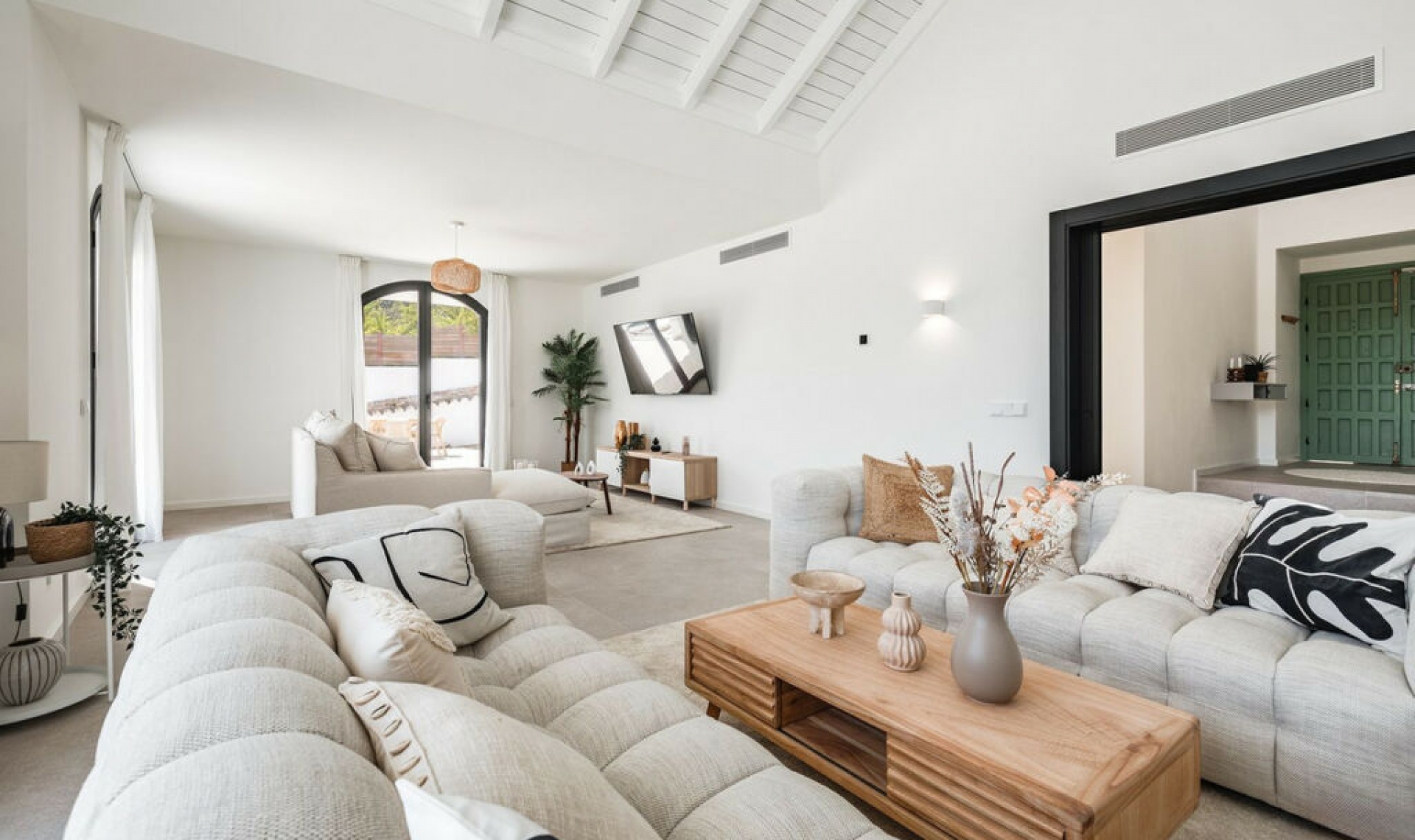 Resale - House -
El Madroñal