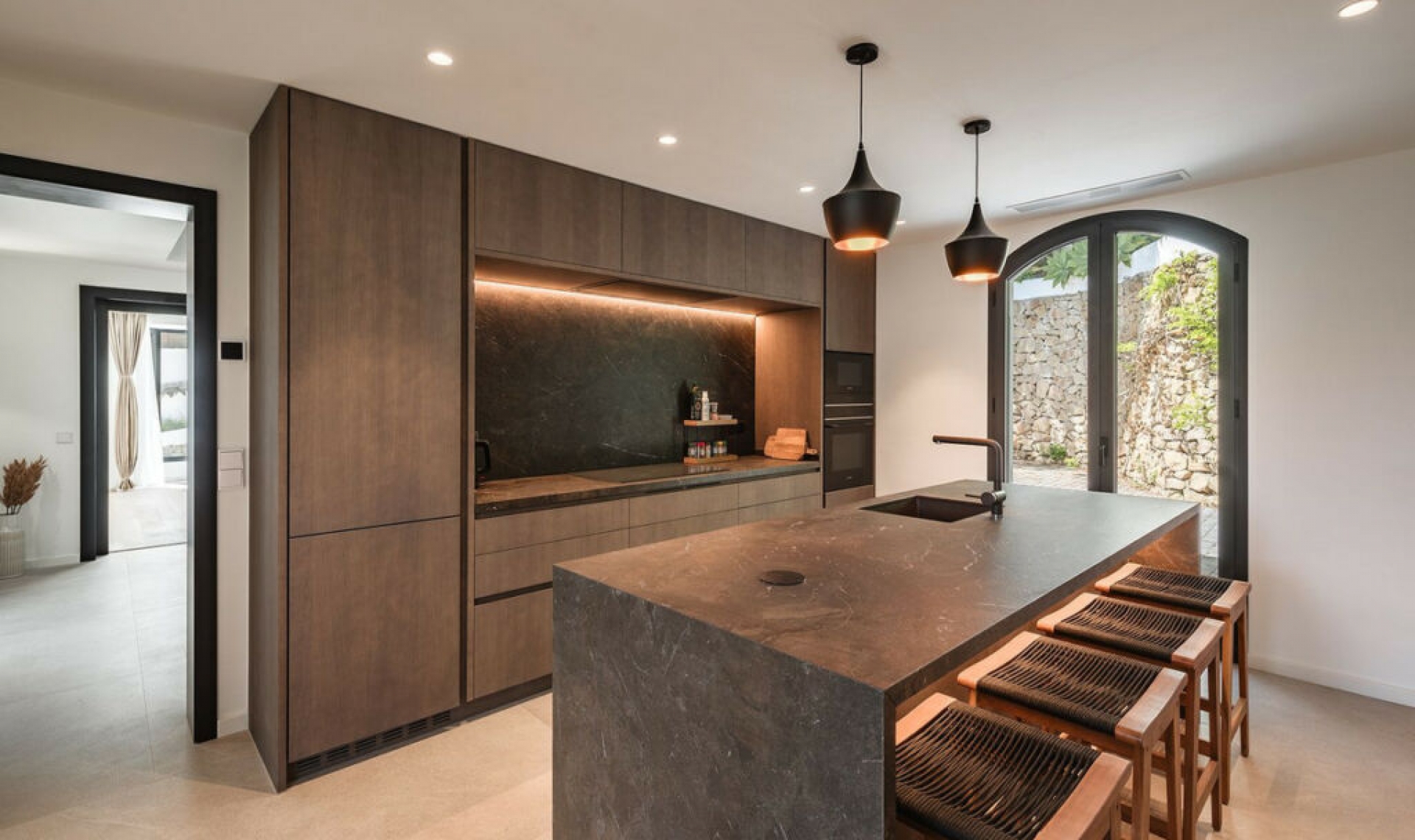 Resale - House -
El Madroñal