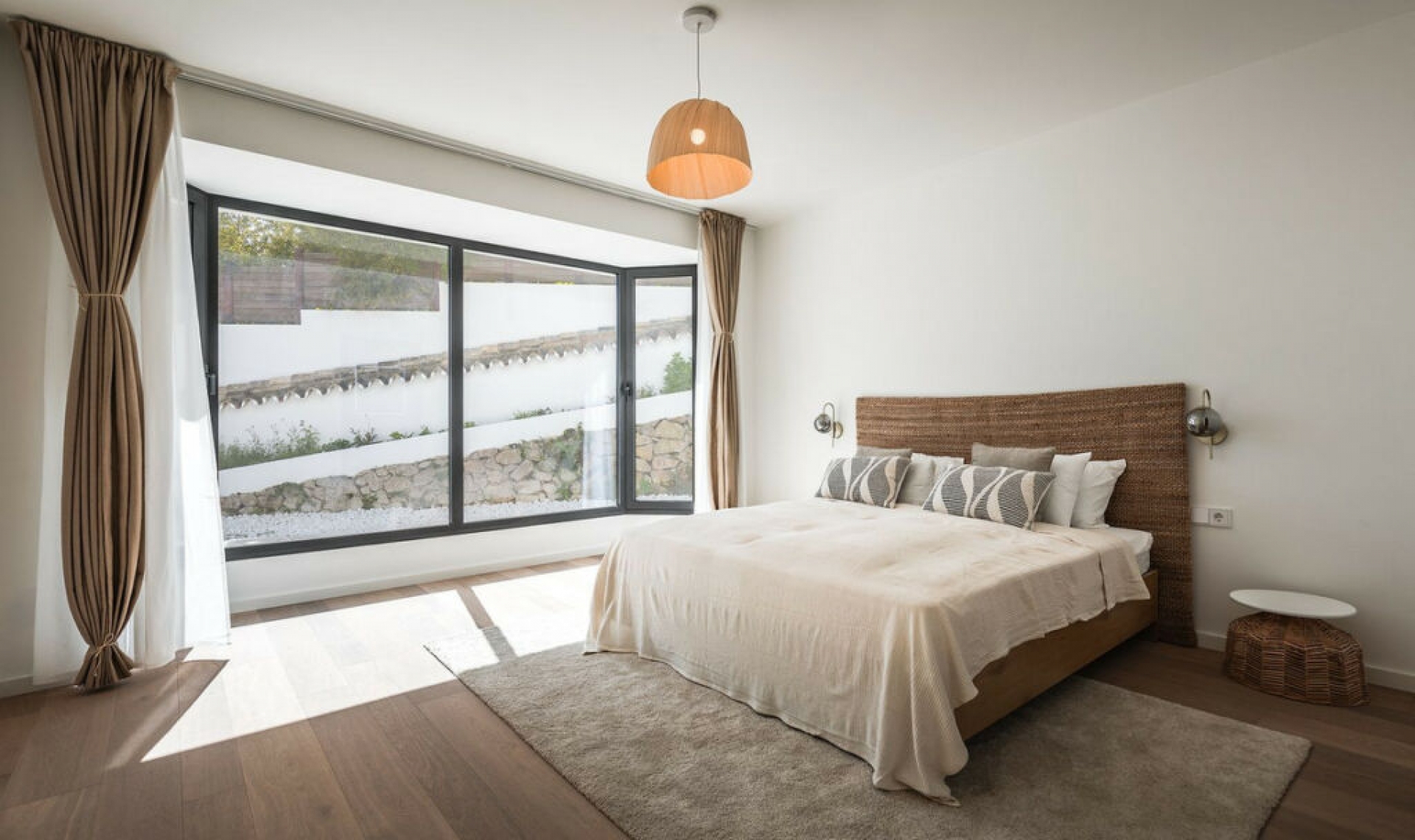 Resale - House -
El Madroñal