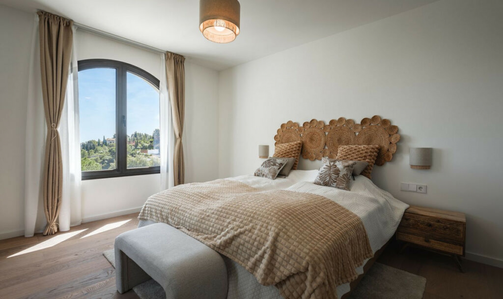 Resale - House -
El Madroñal