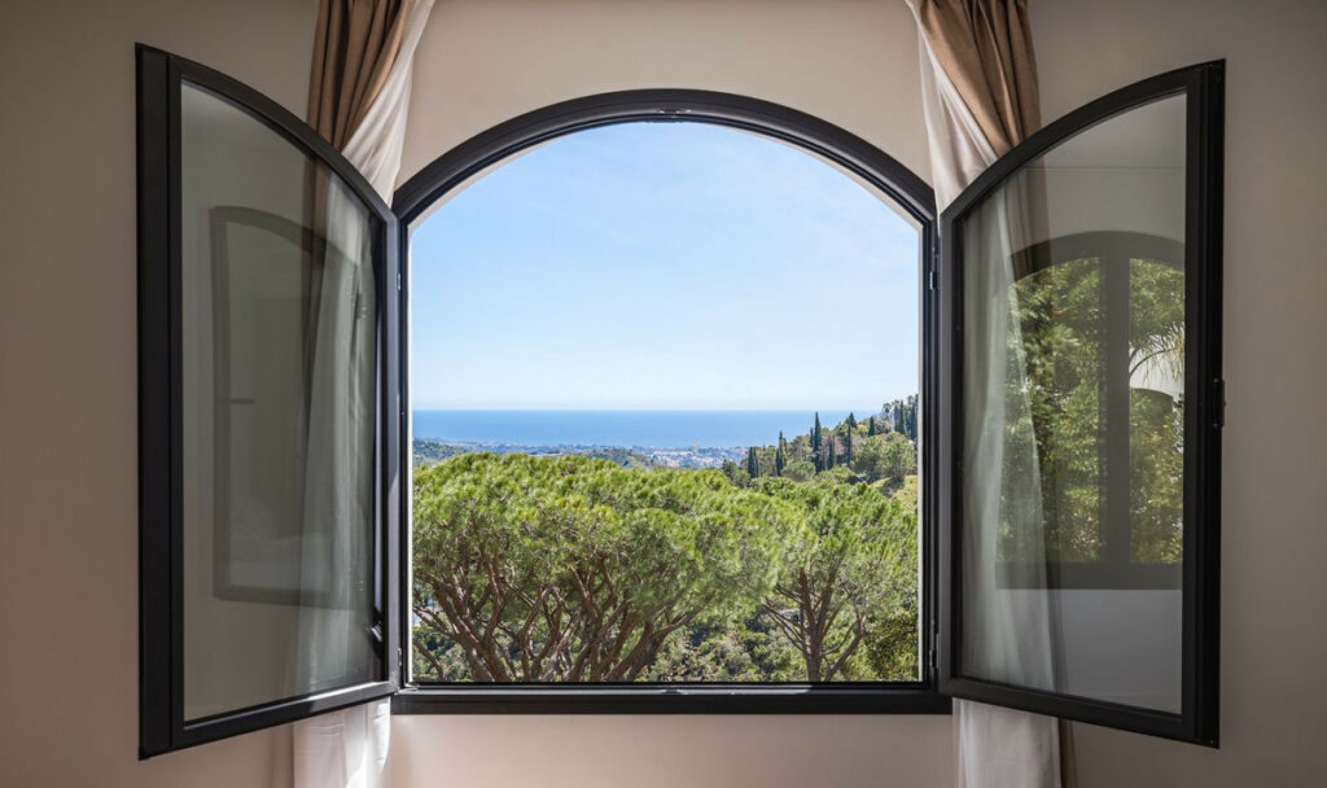 Resale - House -
El Madroñal