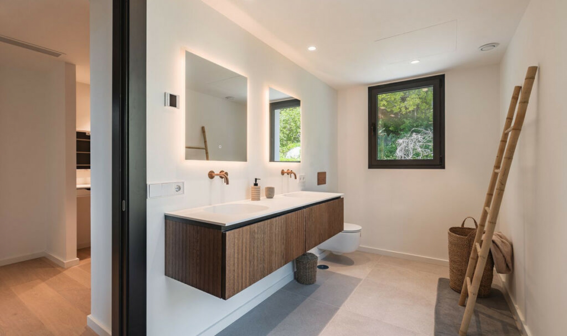 Resale - House -
El Madroñal