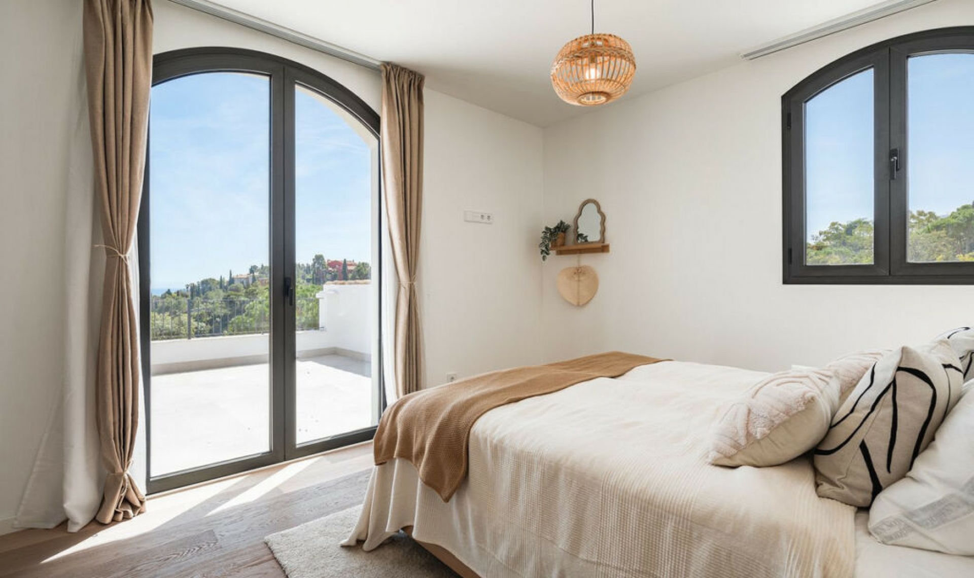 Resale - House -
El Madroñal