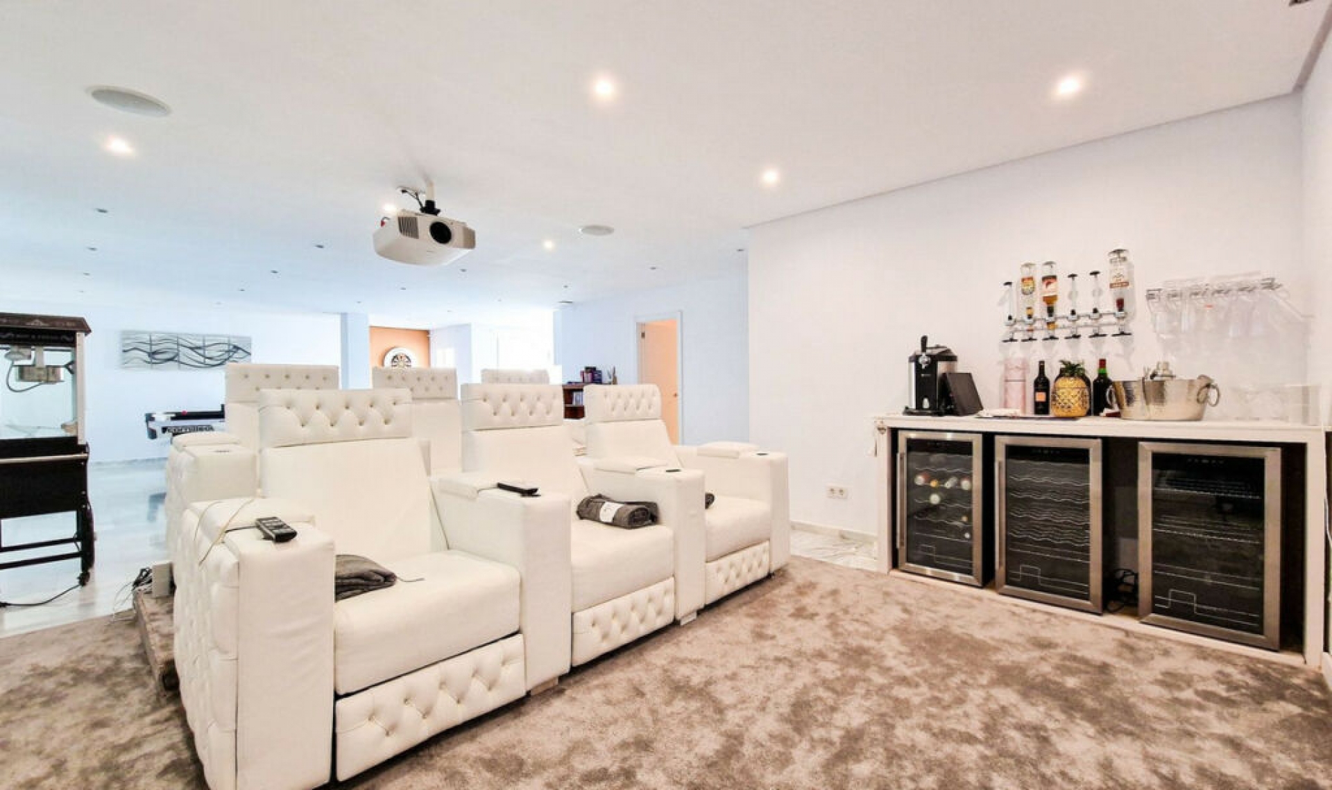Resale - House -
El Paraiso