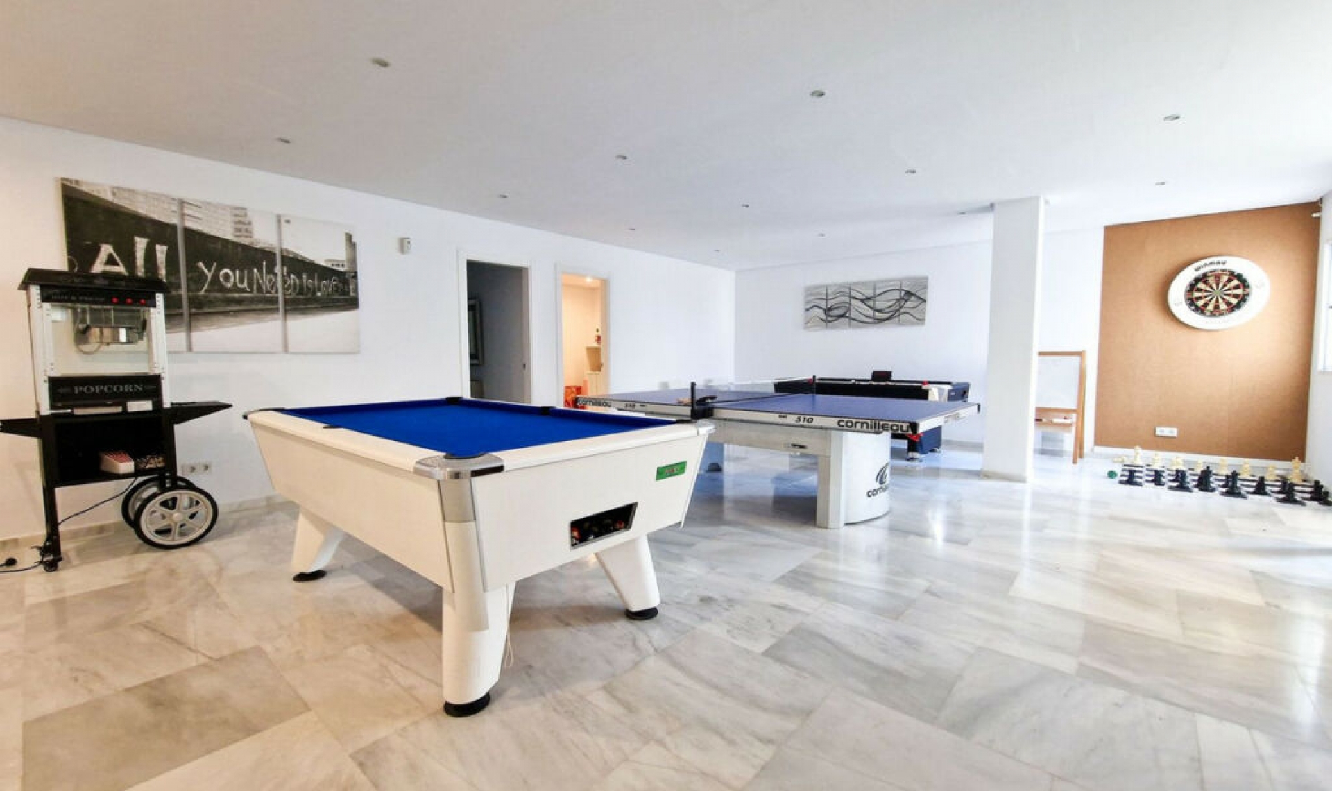 Resale - House -
El Paraiso