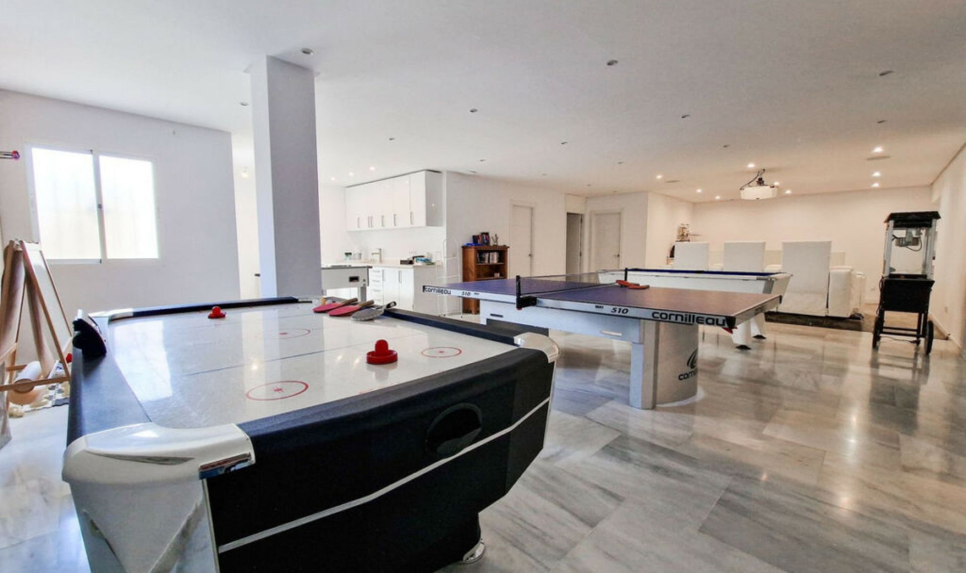 Resale - House -
El Paraiso
