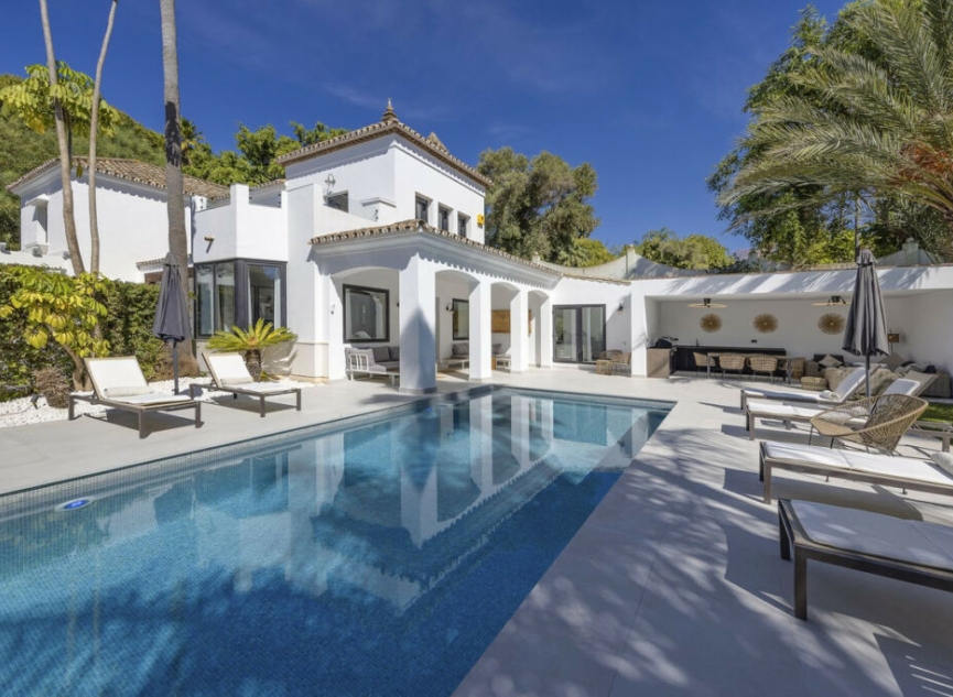 Resale - House -
El Paraiso