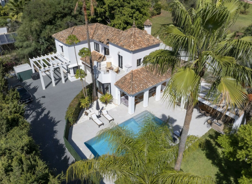 Resale - House -
El Paraiso