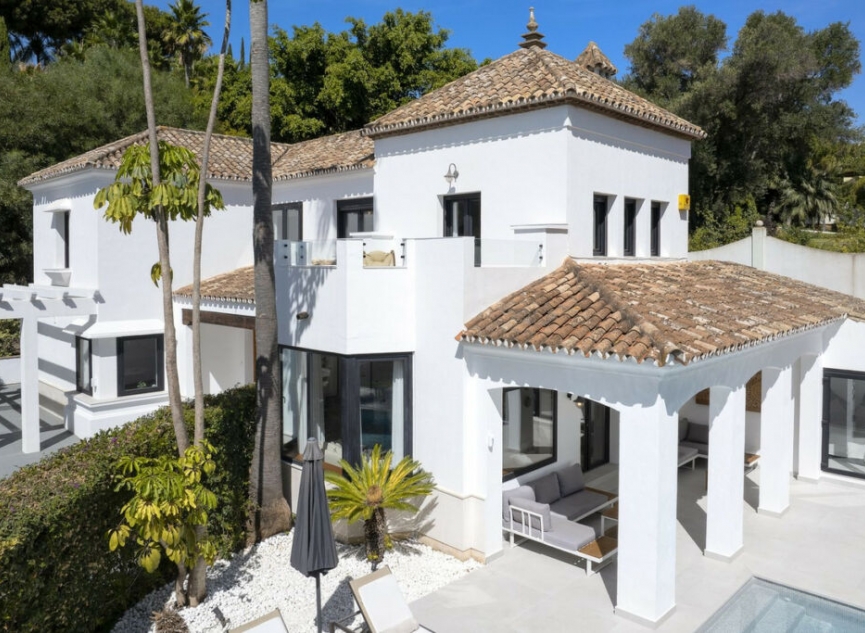 Resale - House -
El Paraiso