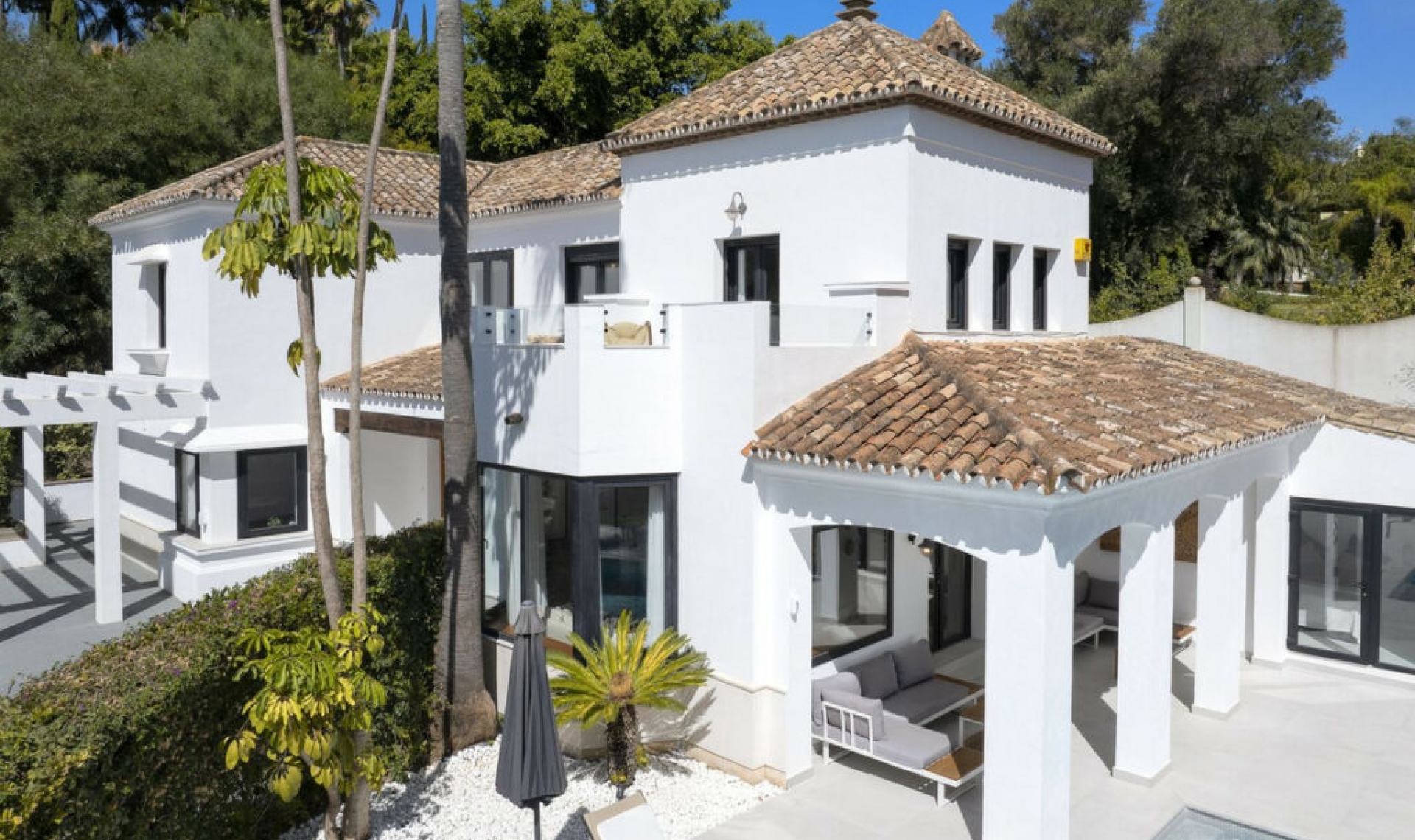 Resale - House -
El Paraiso