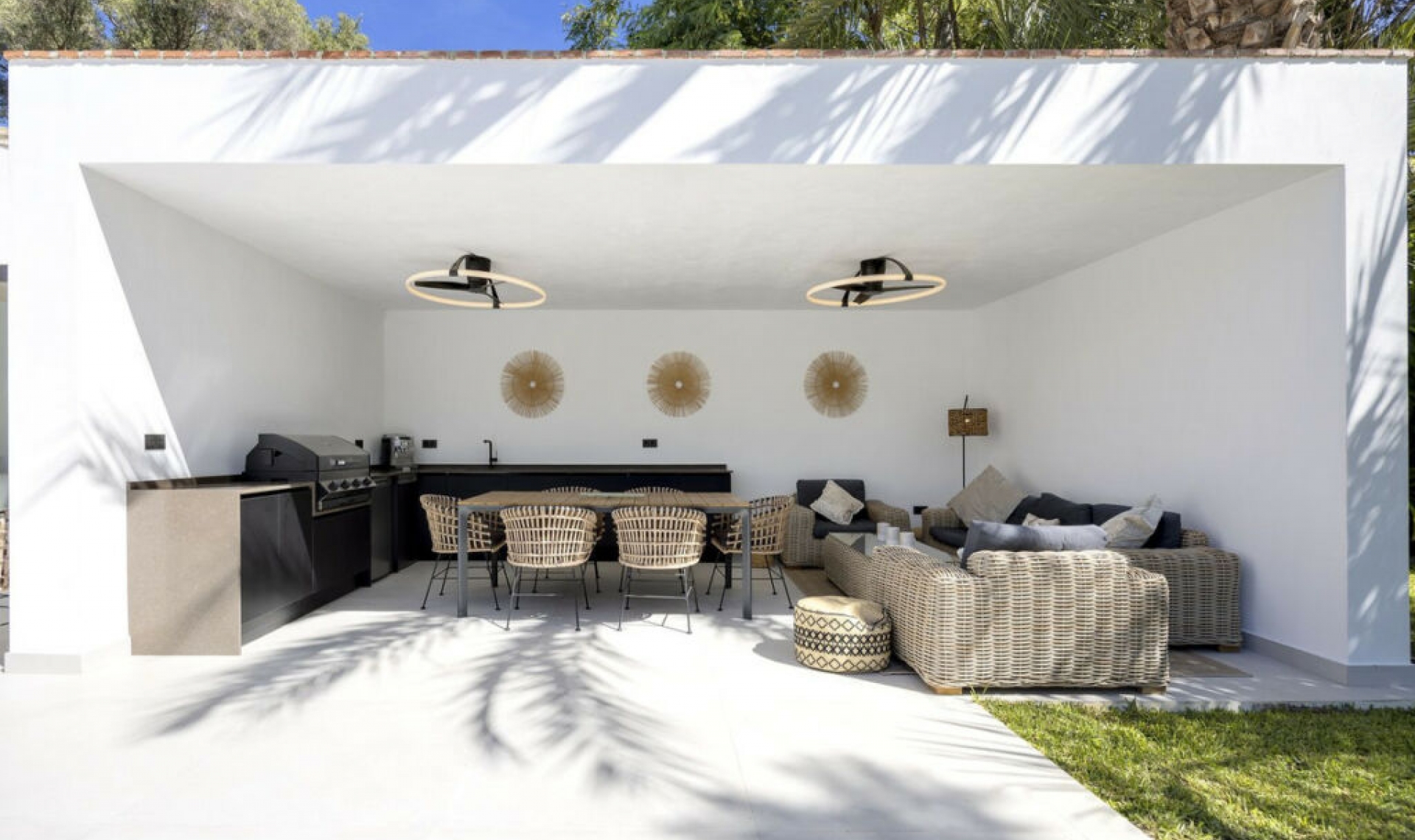 Resale - House -
El Paraiso
