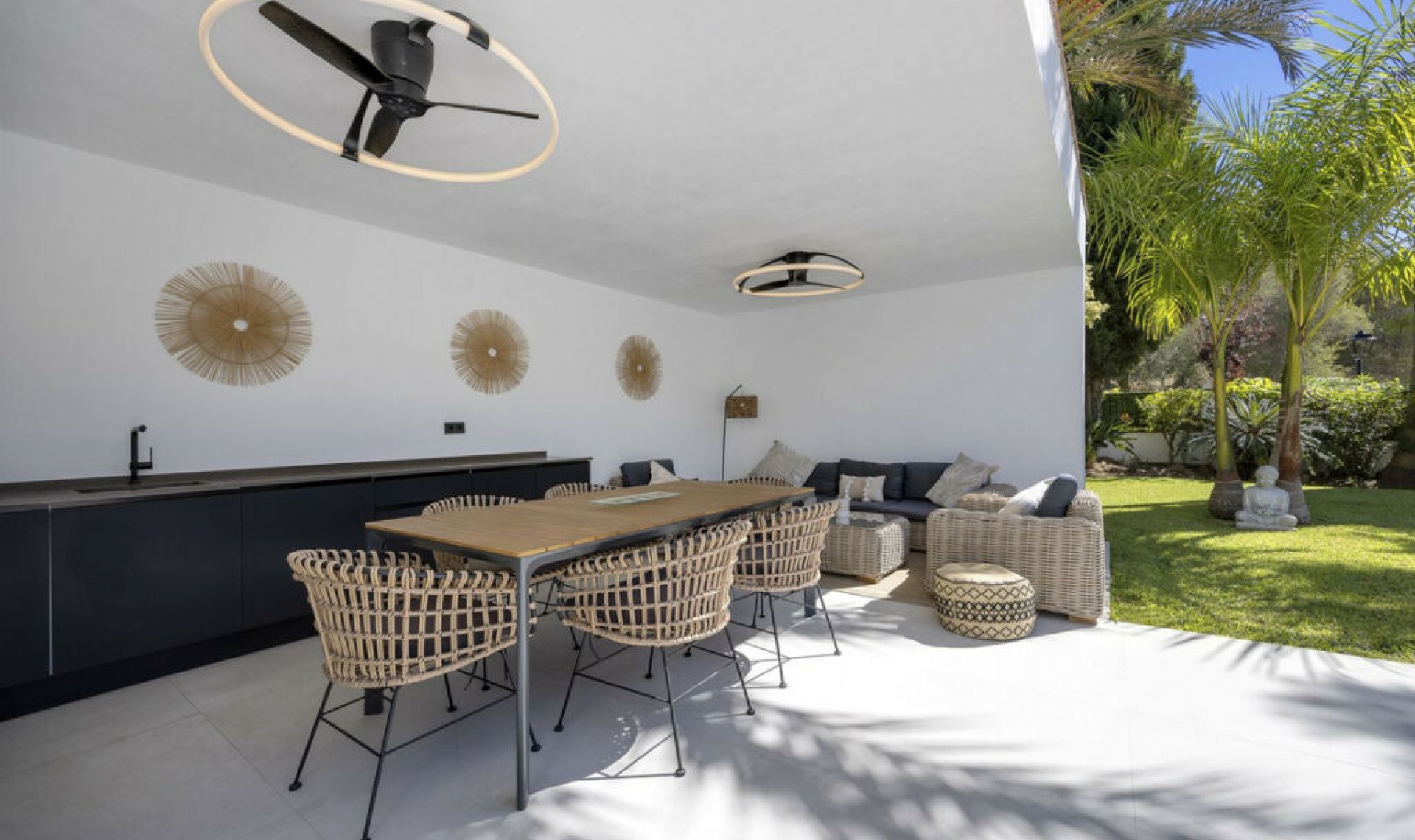 Resale - House -
El Paraiso