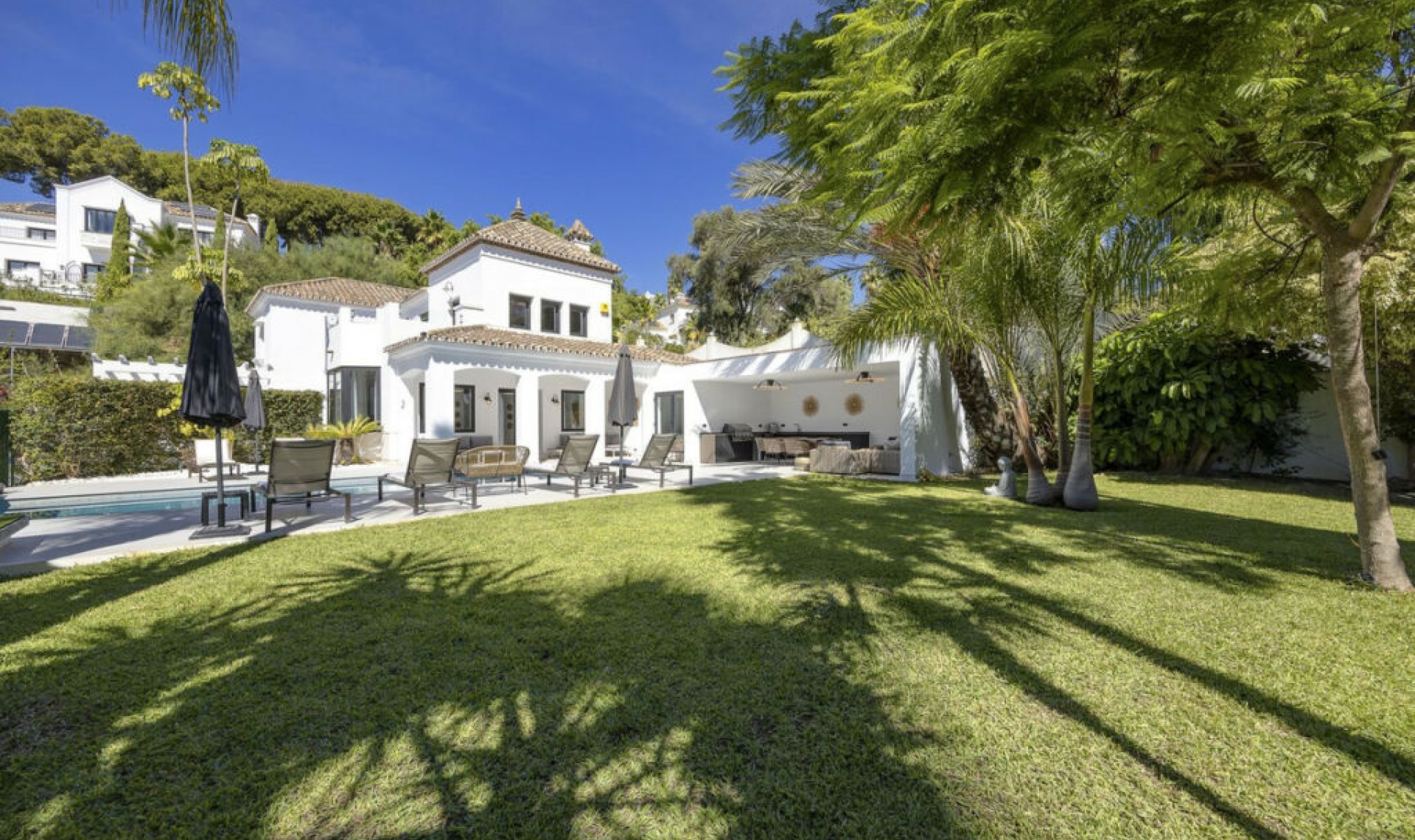 Resale - House -
El Paraiso