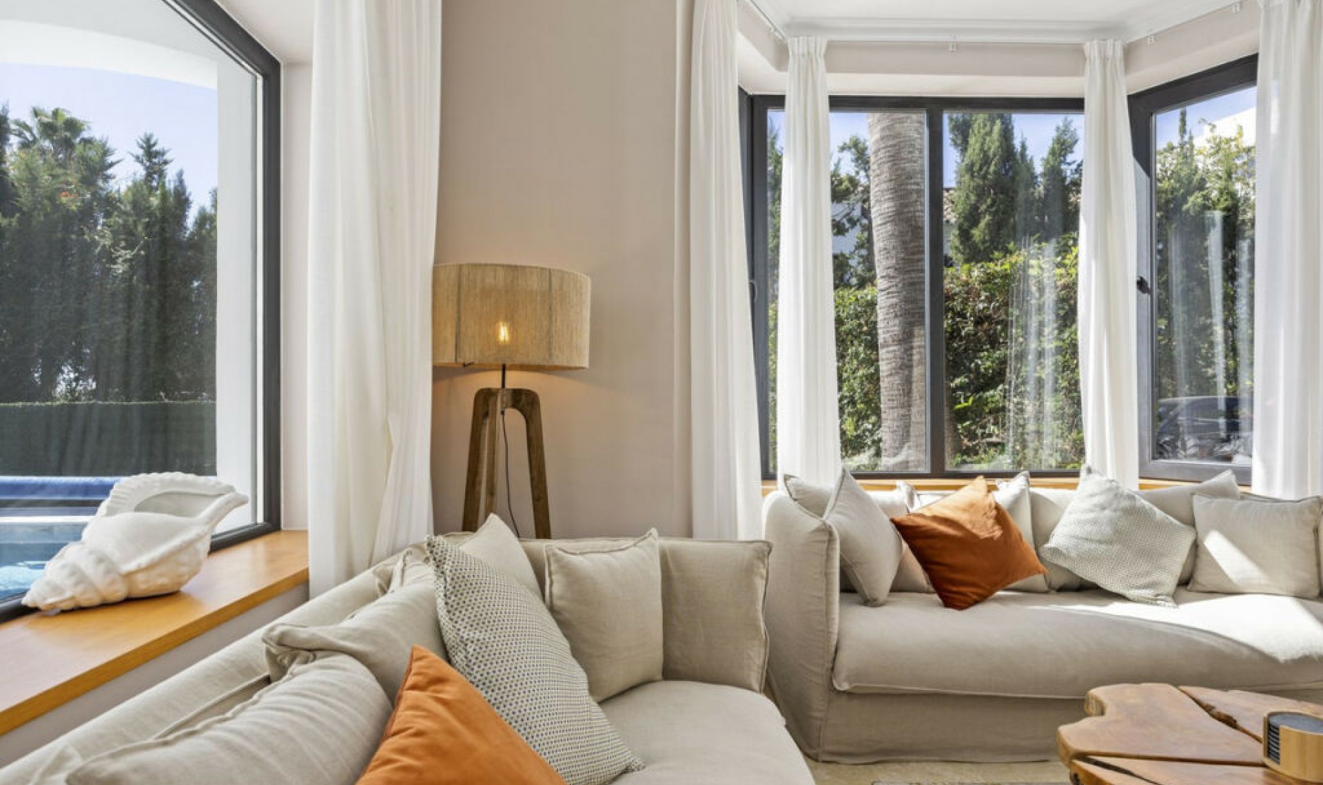 Resale - House -
El Paraiso