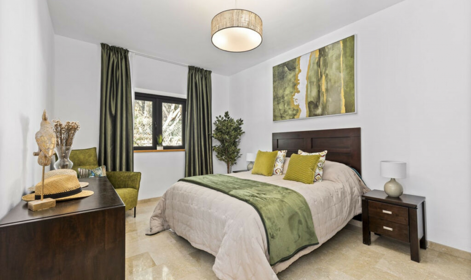 Resale - House -
El Paraiso