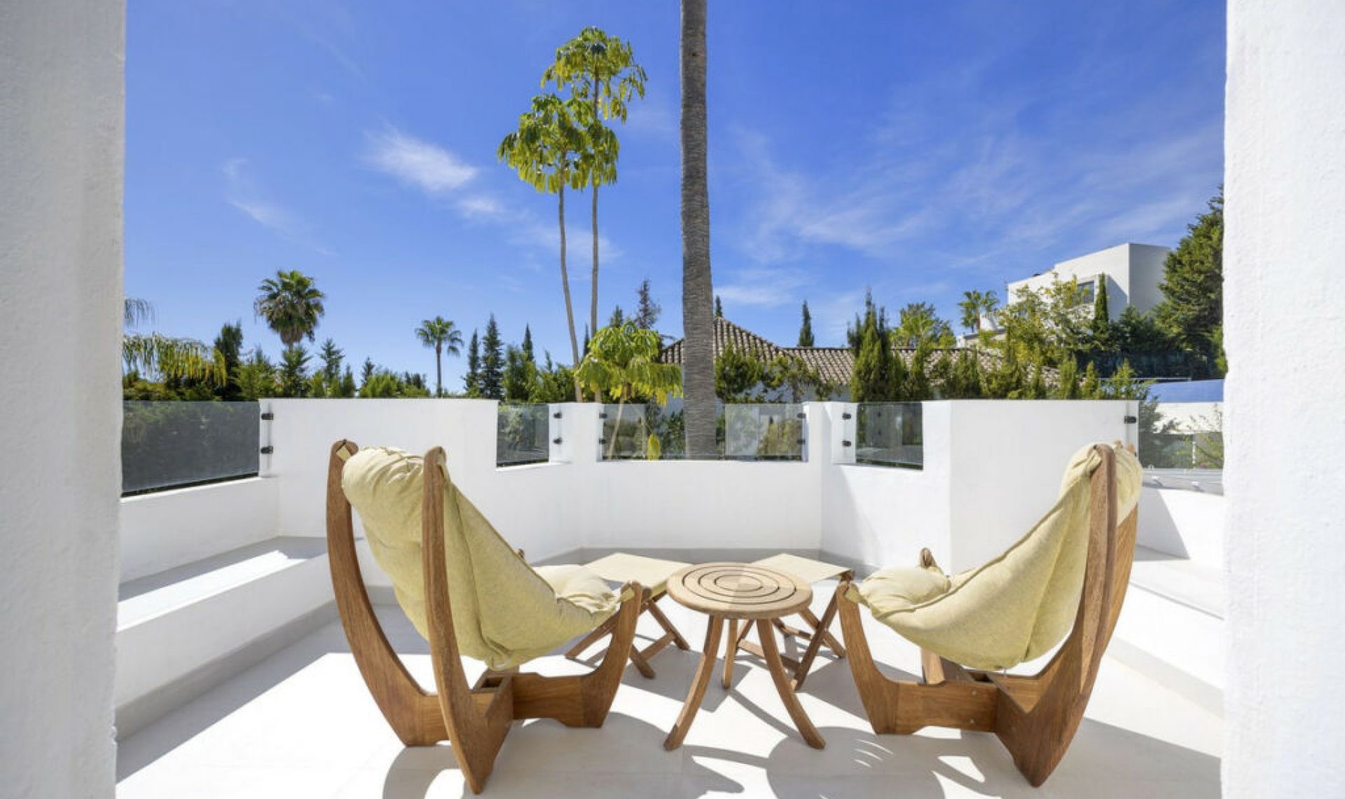 Resale - House -
El Paraiso