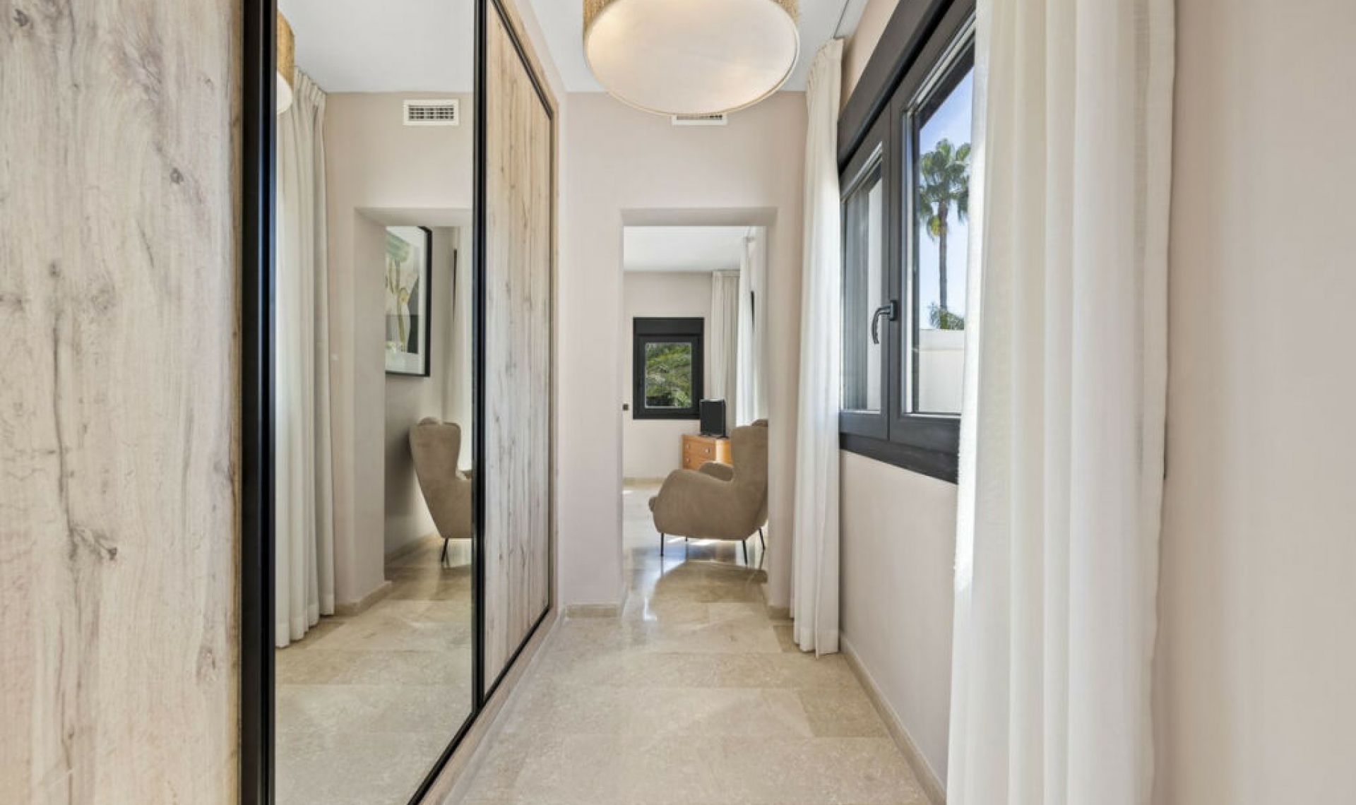 Resale - House -
El Paraiso