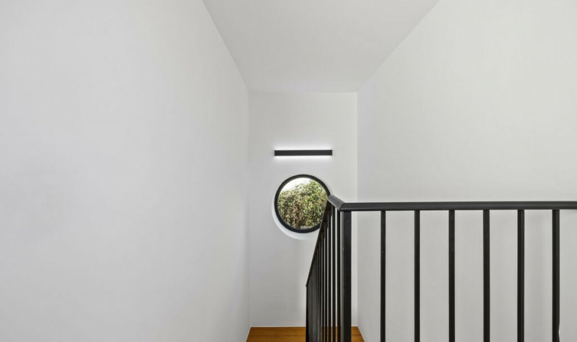 Resale - House -
El Paraiso