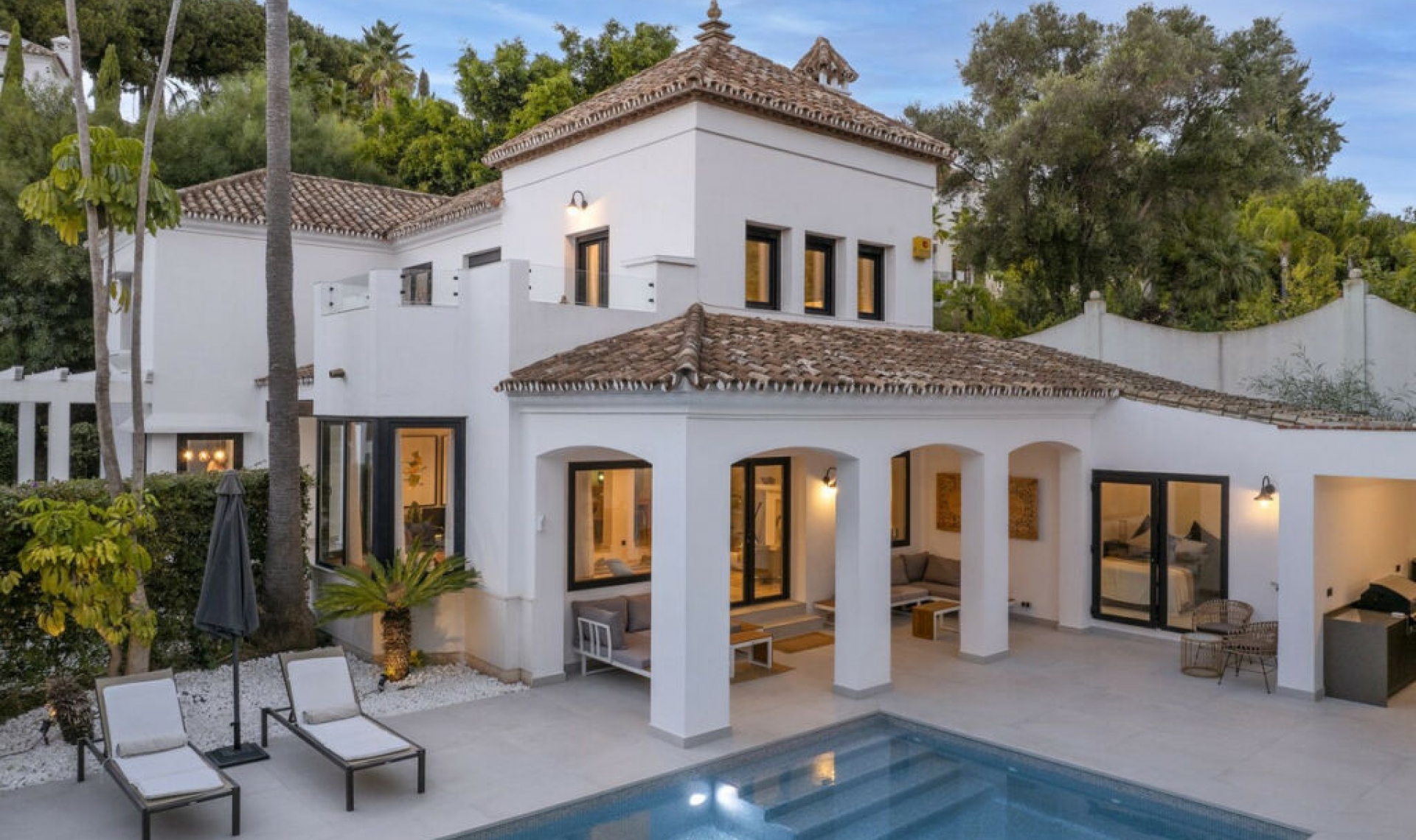 Resale - House -
El Paraiso
