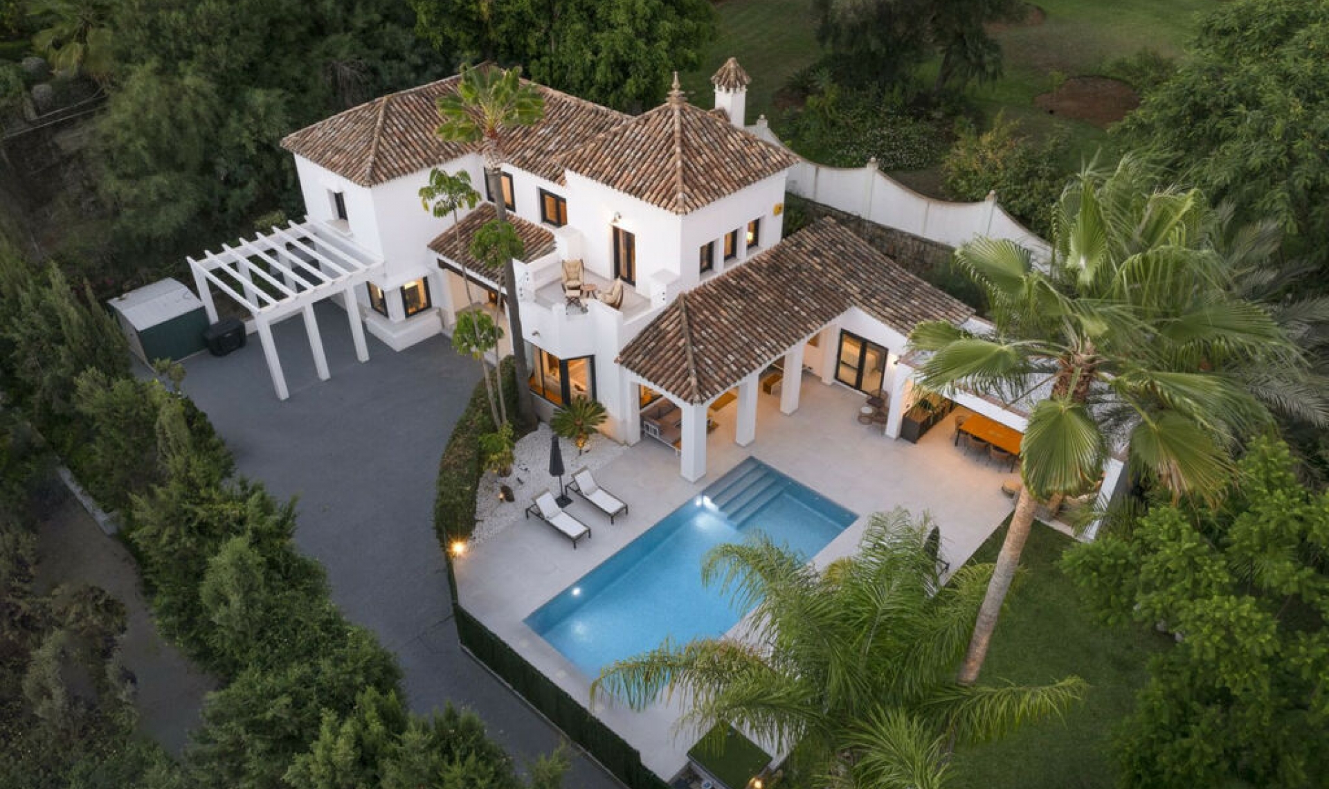 Resale - House -
El Paraiso