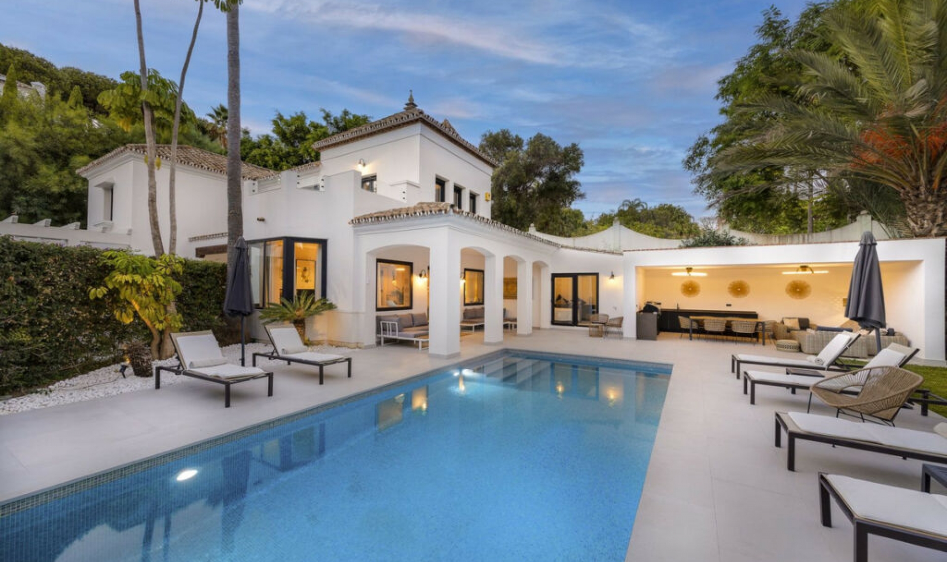 Resale - House -
El Paraiso