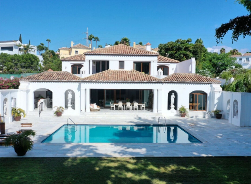 Resale - House -
El Paraiso