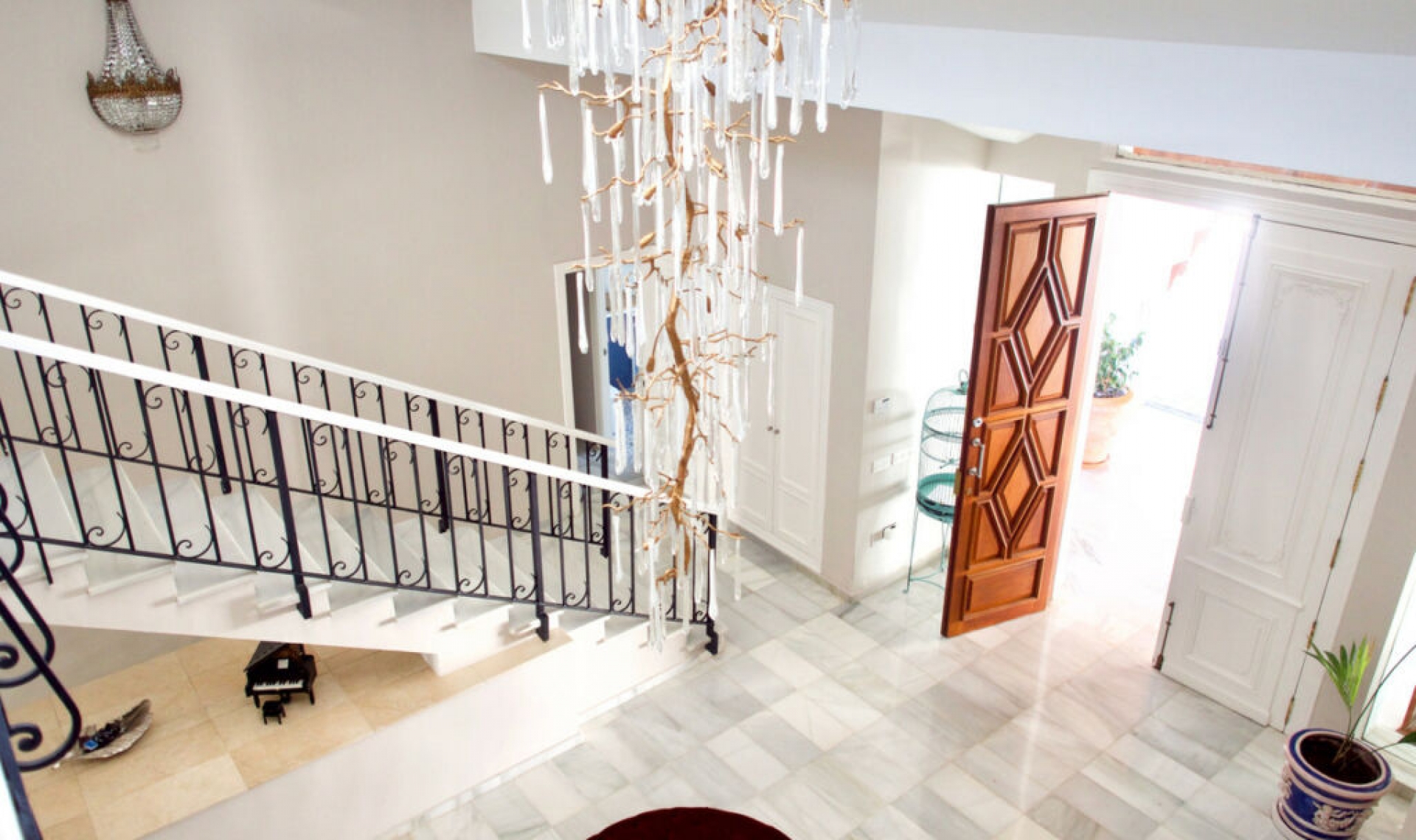 Resale - House -
El Paraiso