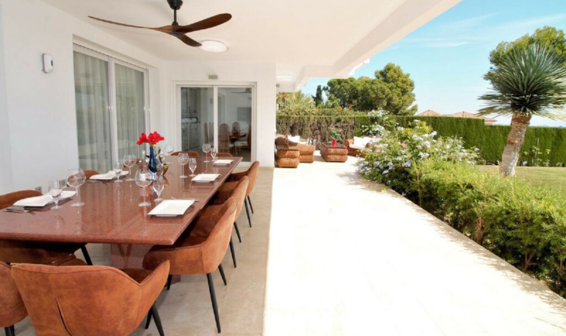 Resale - House -
El Paraiso