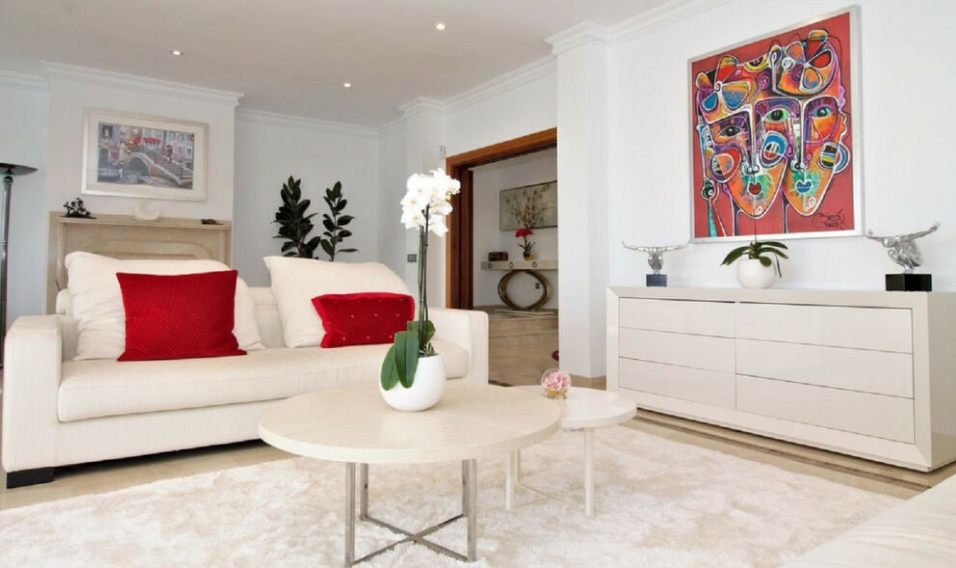 Resale - House -
El Paraiso