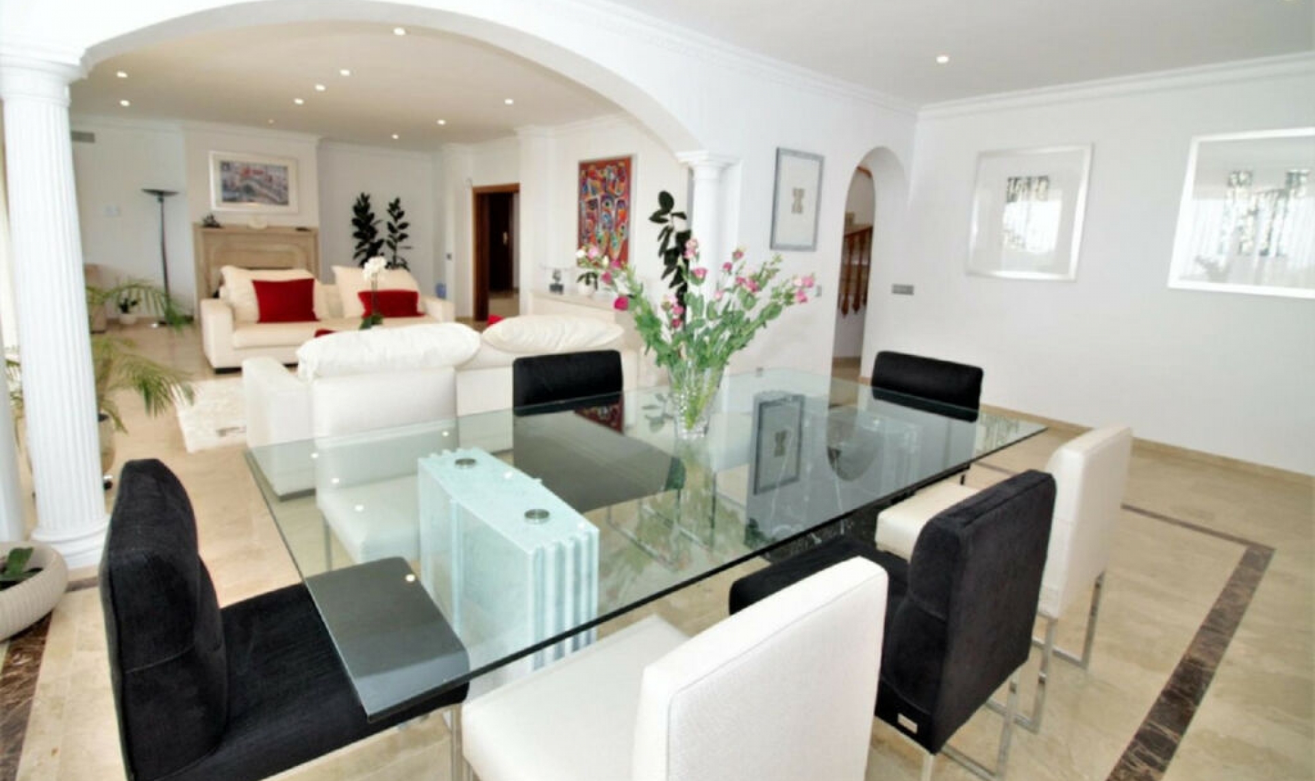Resale - House -
El Paraiso