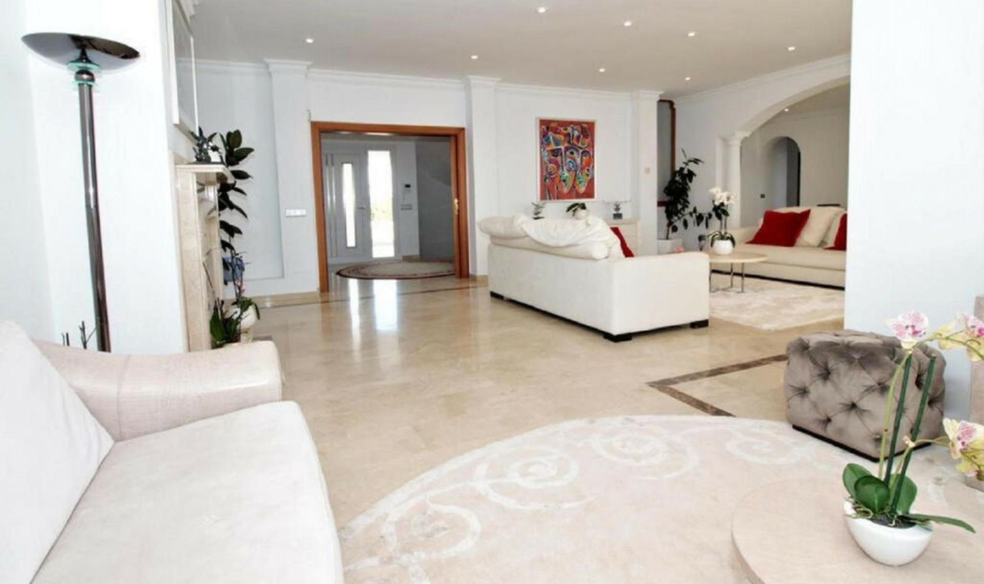 Resale - House -
El Paraiso