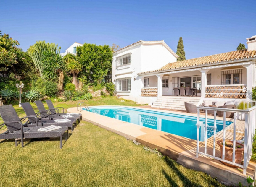 Resale - House -
El Paraiso