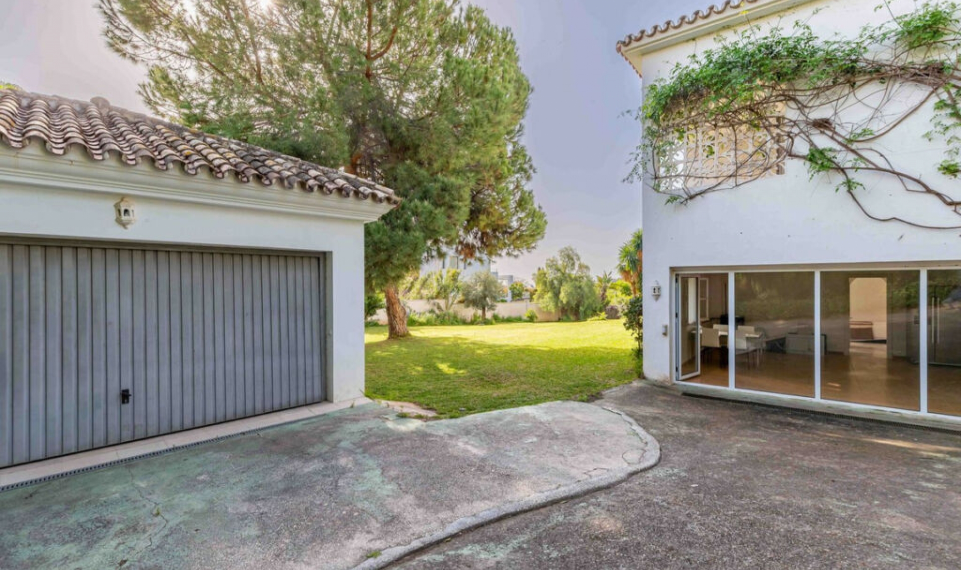 Resale - House -
El Paraiso