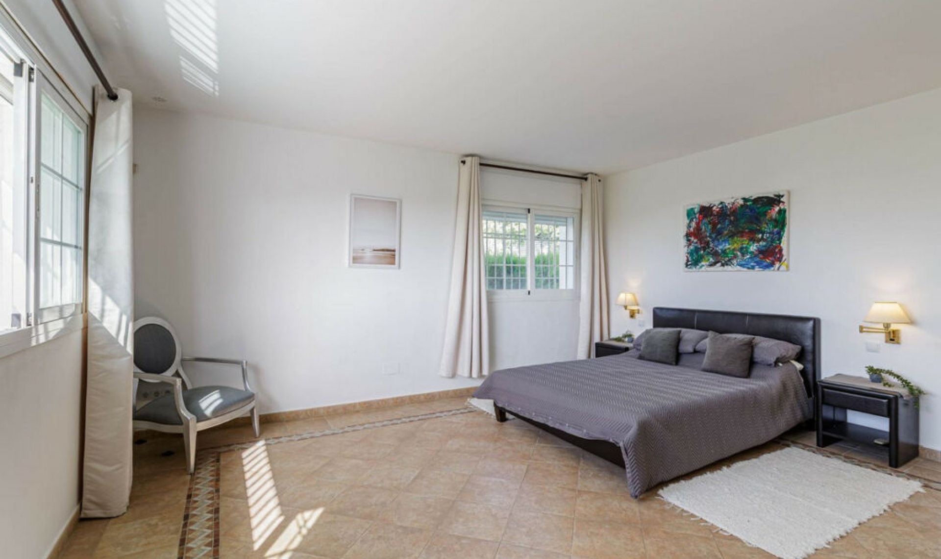 Resale - House -
El Paraiso