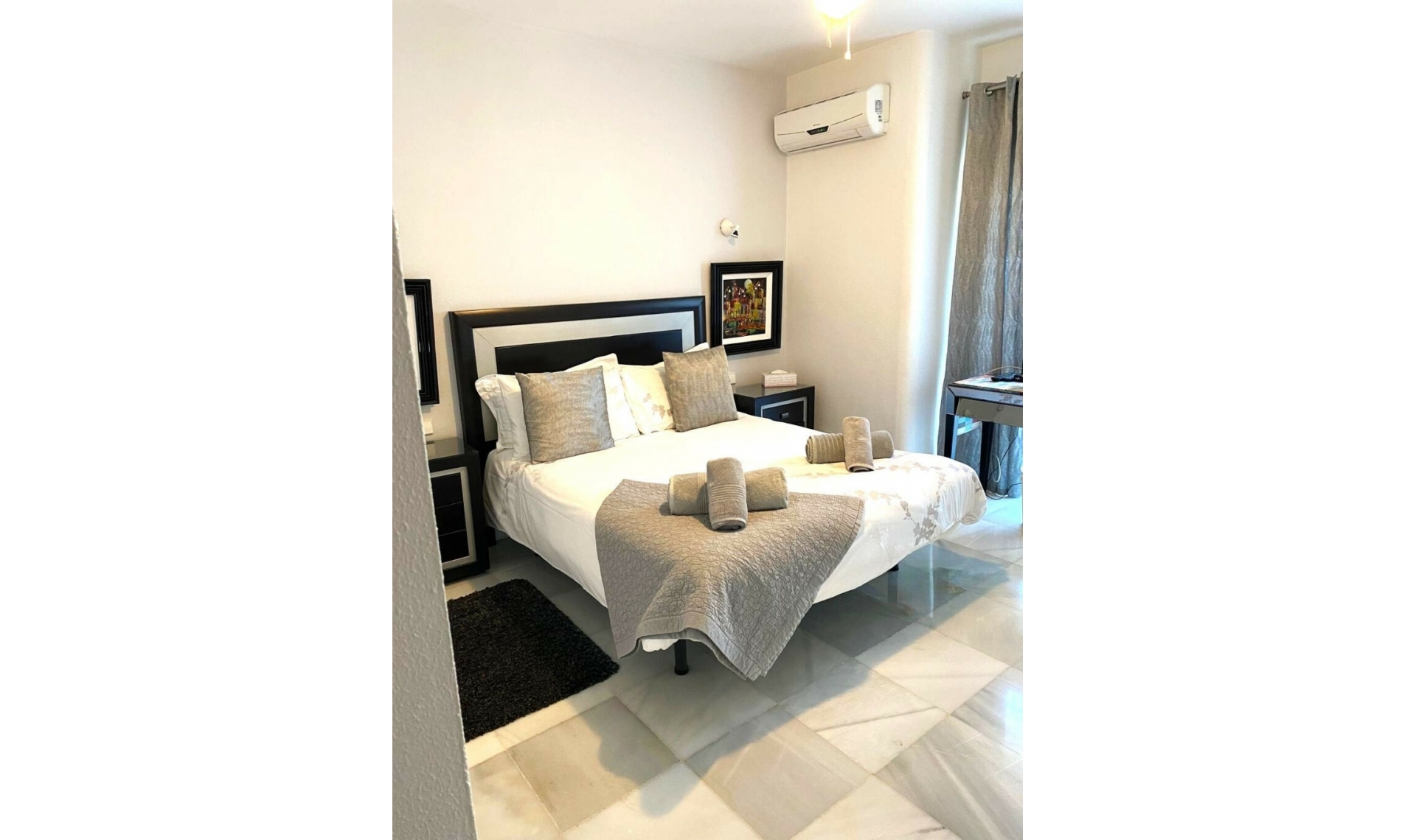 Resale - House -
El Paraiso