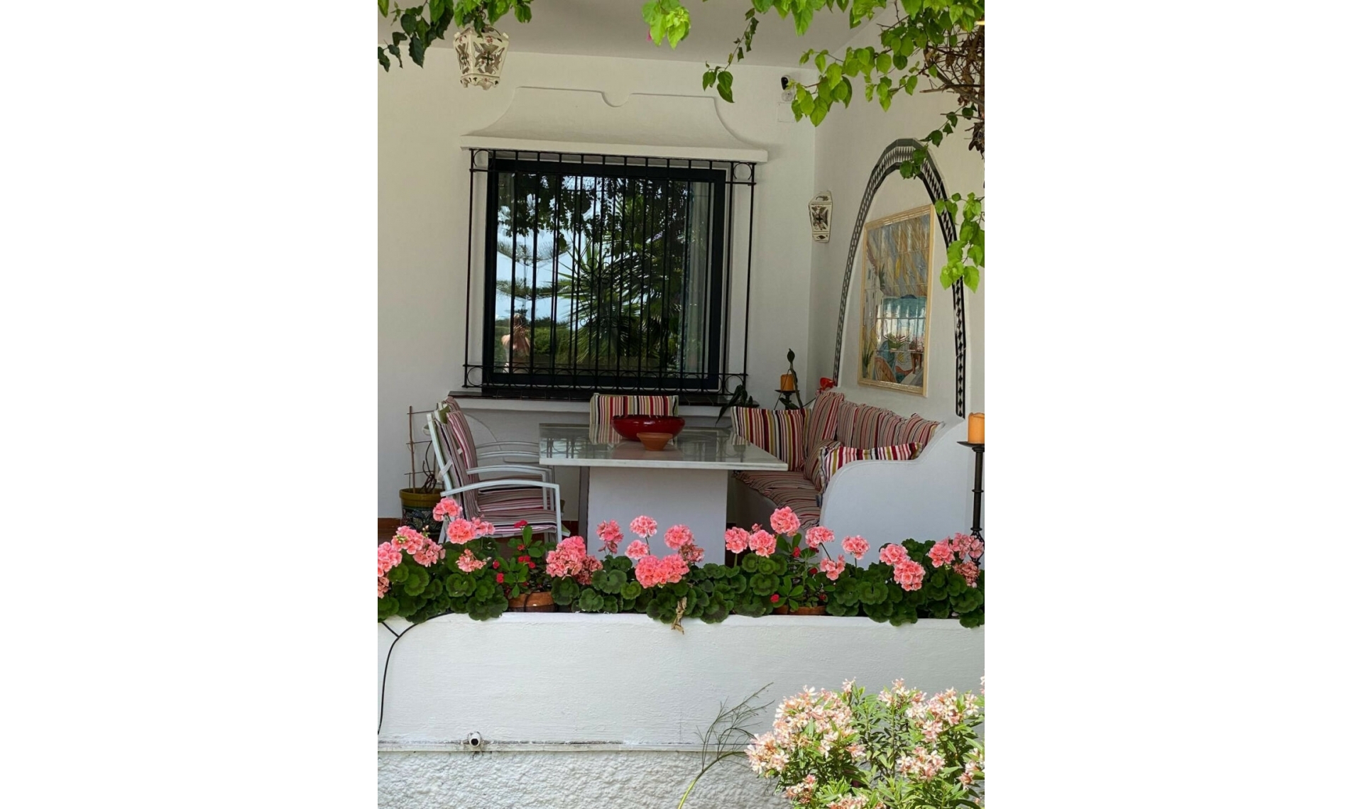 Resale - House -
El Paraiso