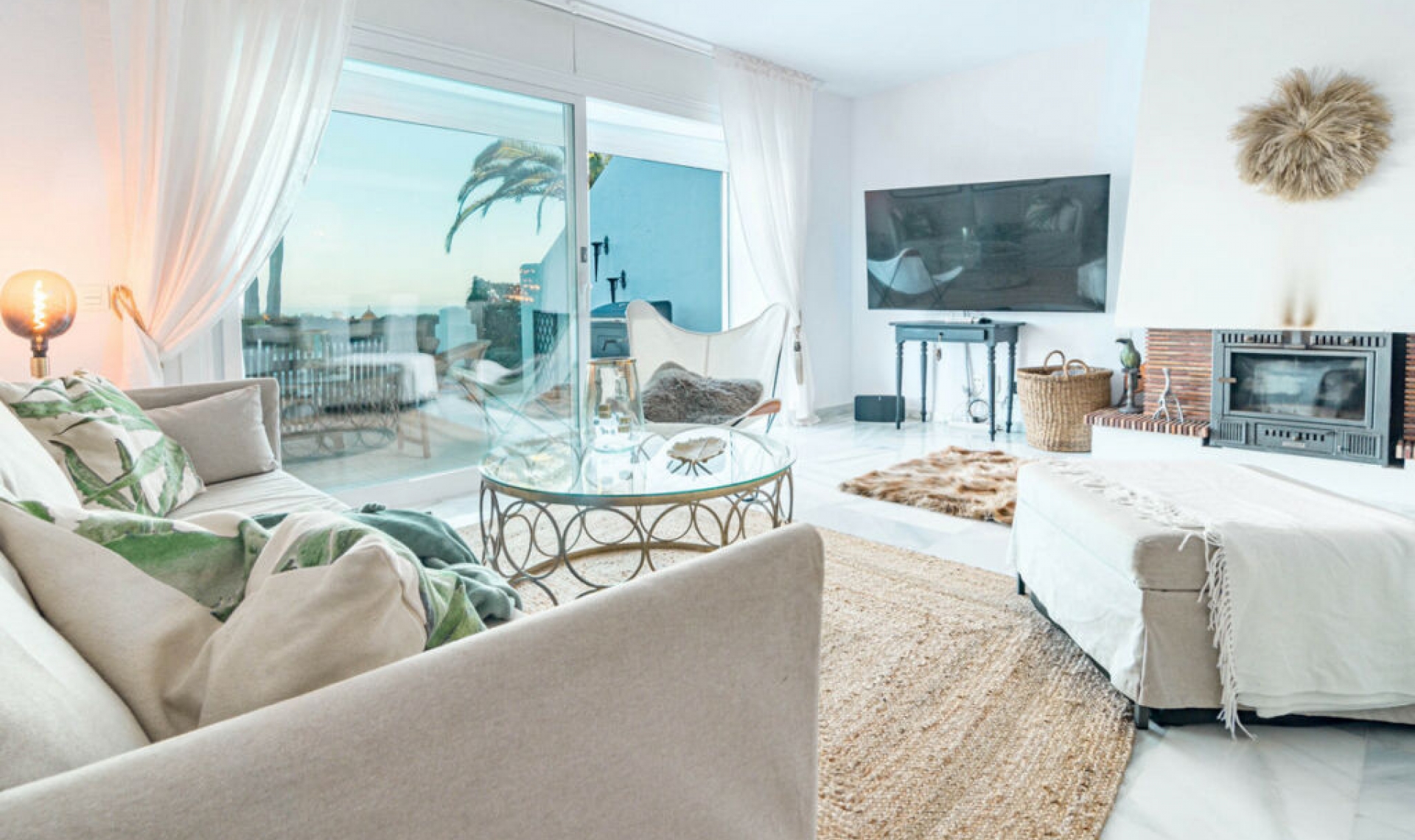 Resale - House -
El Paraiso