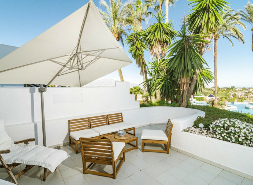 Resale - House -
El Paraiso