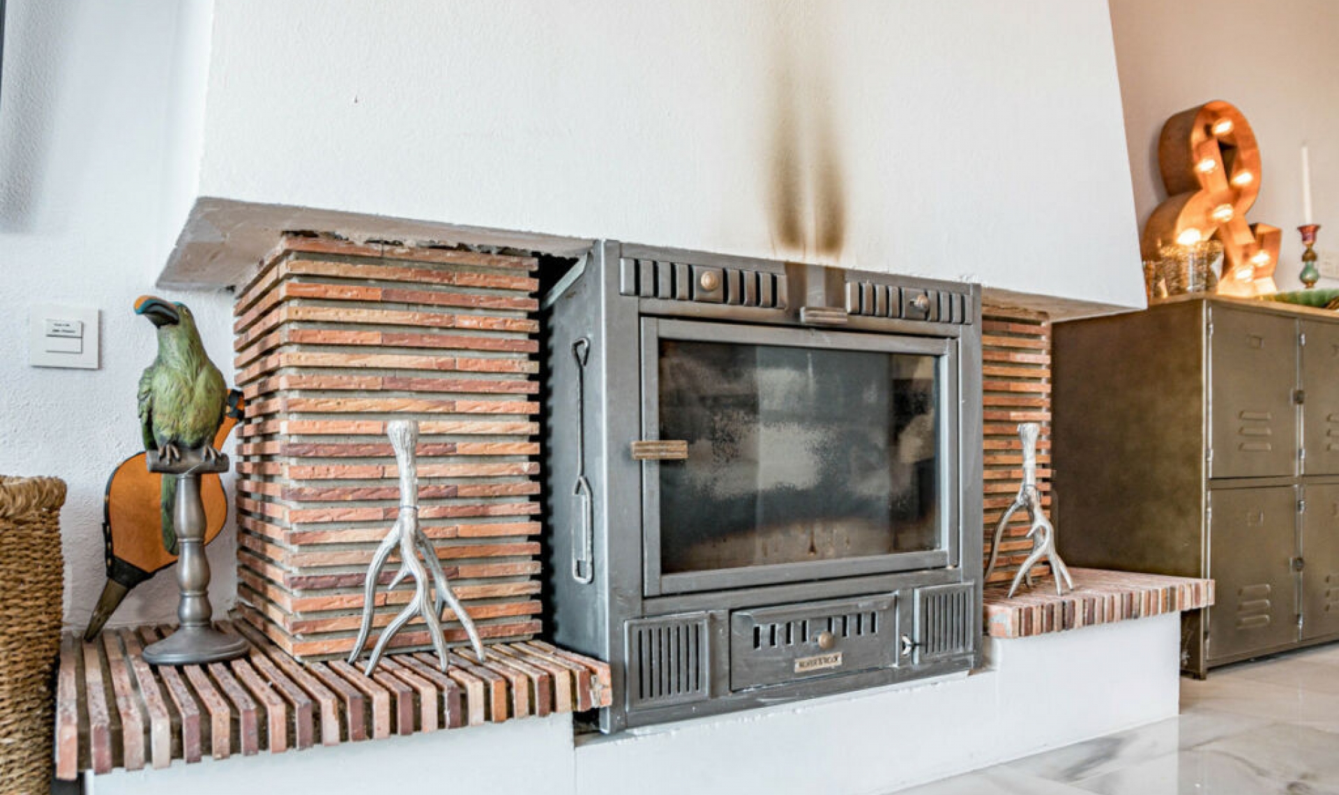 Resale - House -
El Paraiso