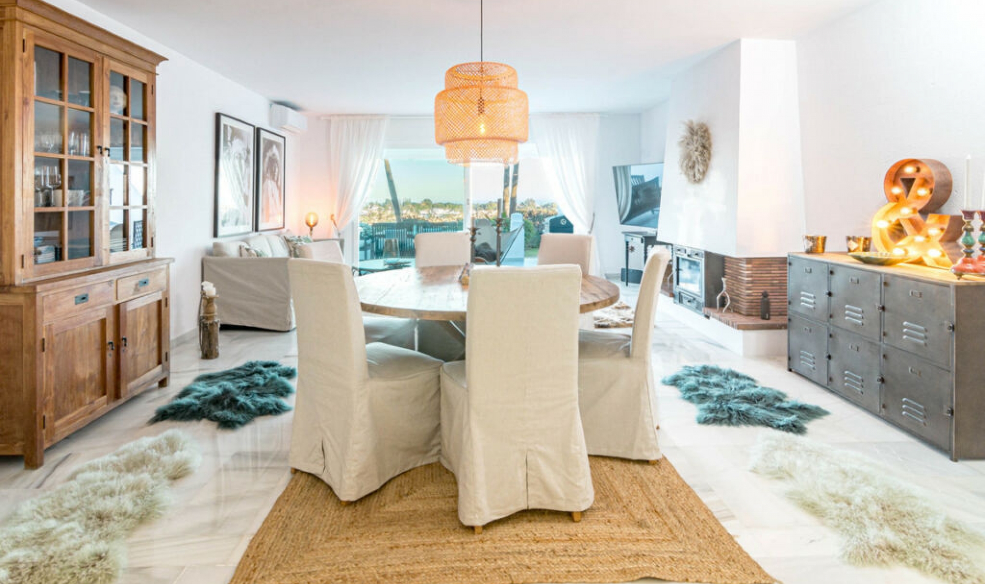 Resale - House -
El Paraiso