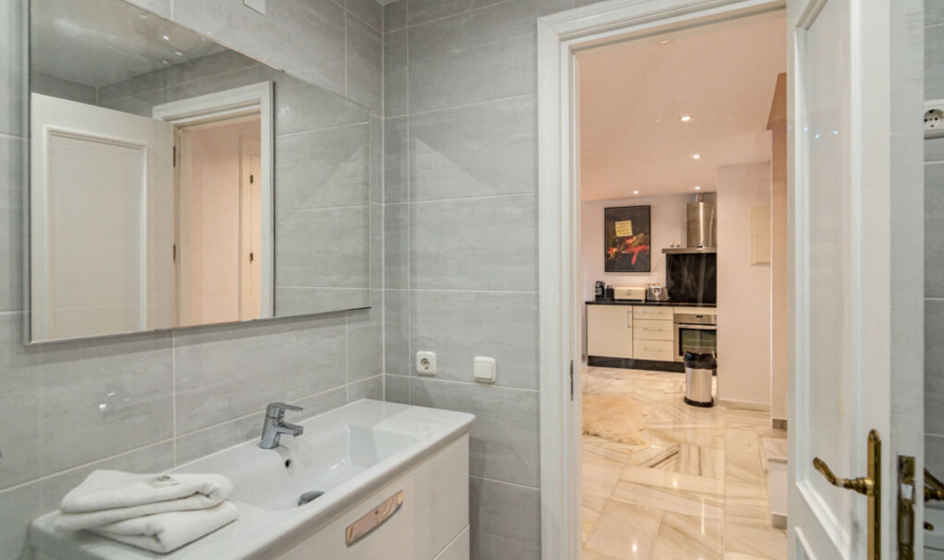 Resale - House -
El Paraiso